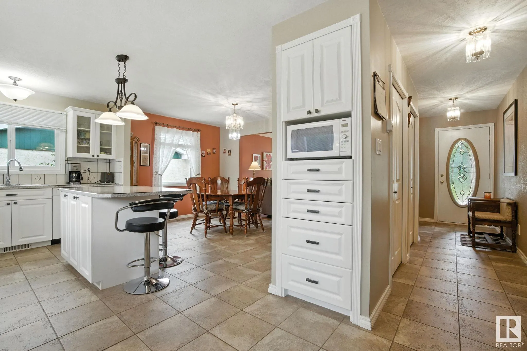 2 LAYDON Drive