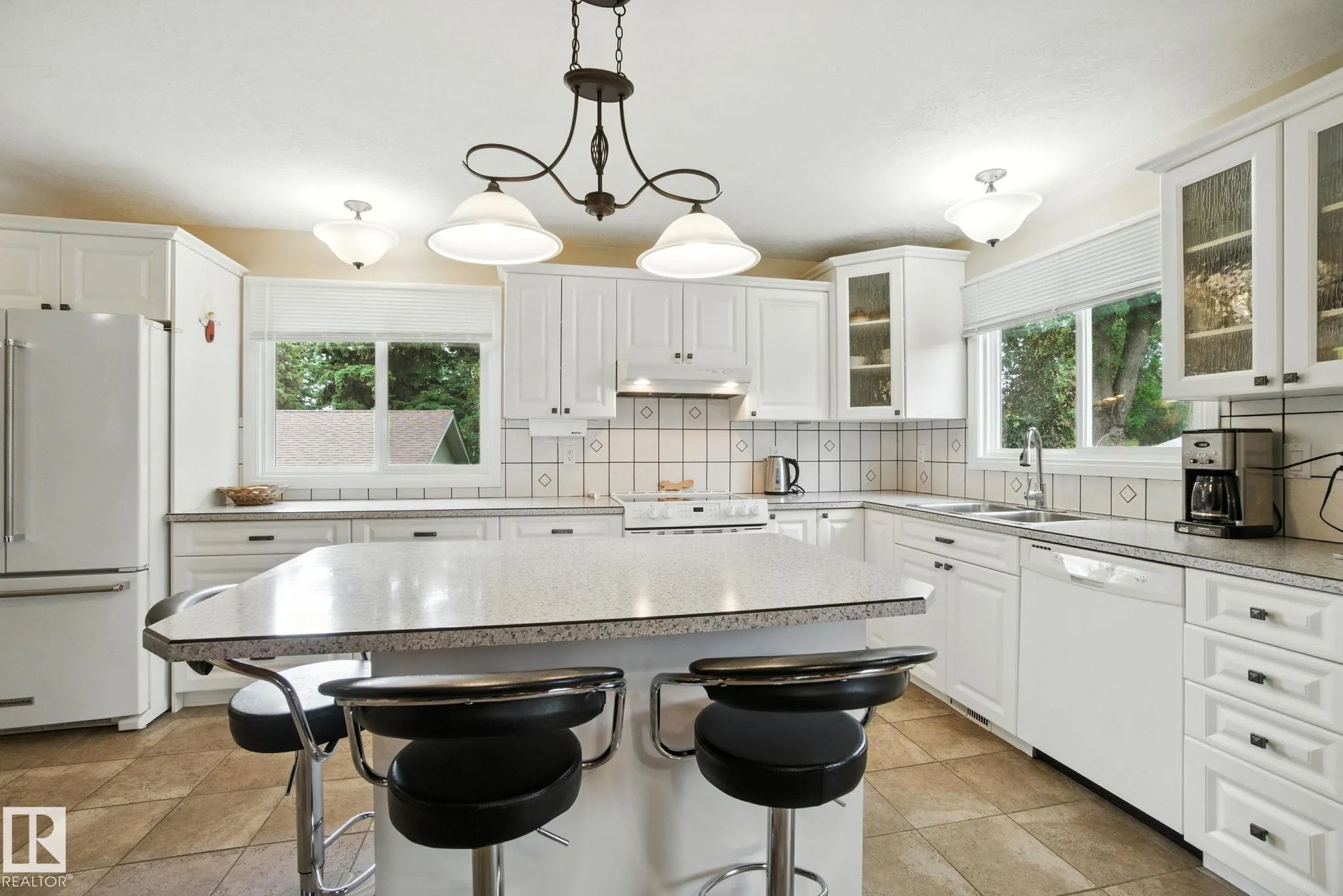 2 LAYDON Drive