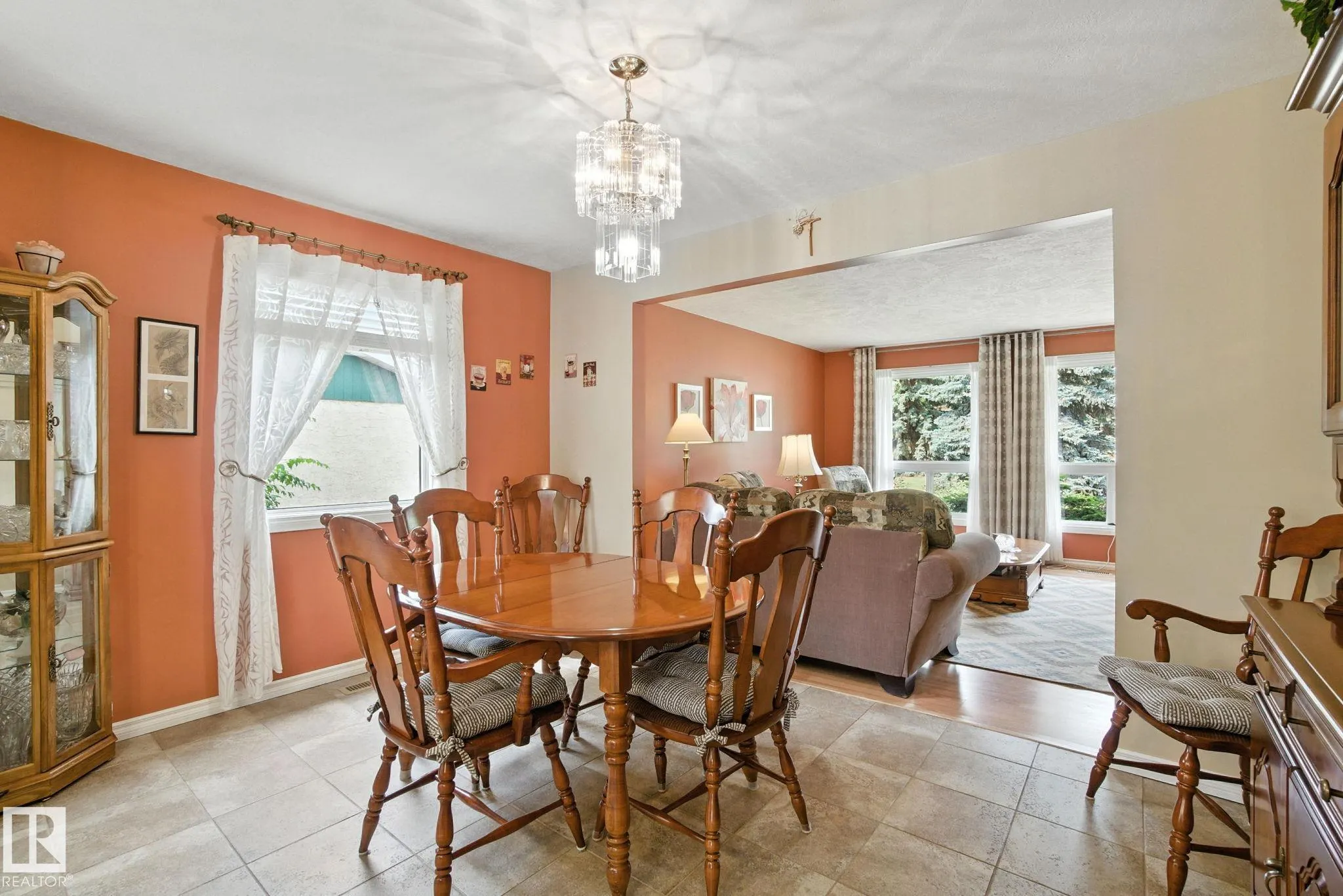 2 LAYDON Drive
