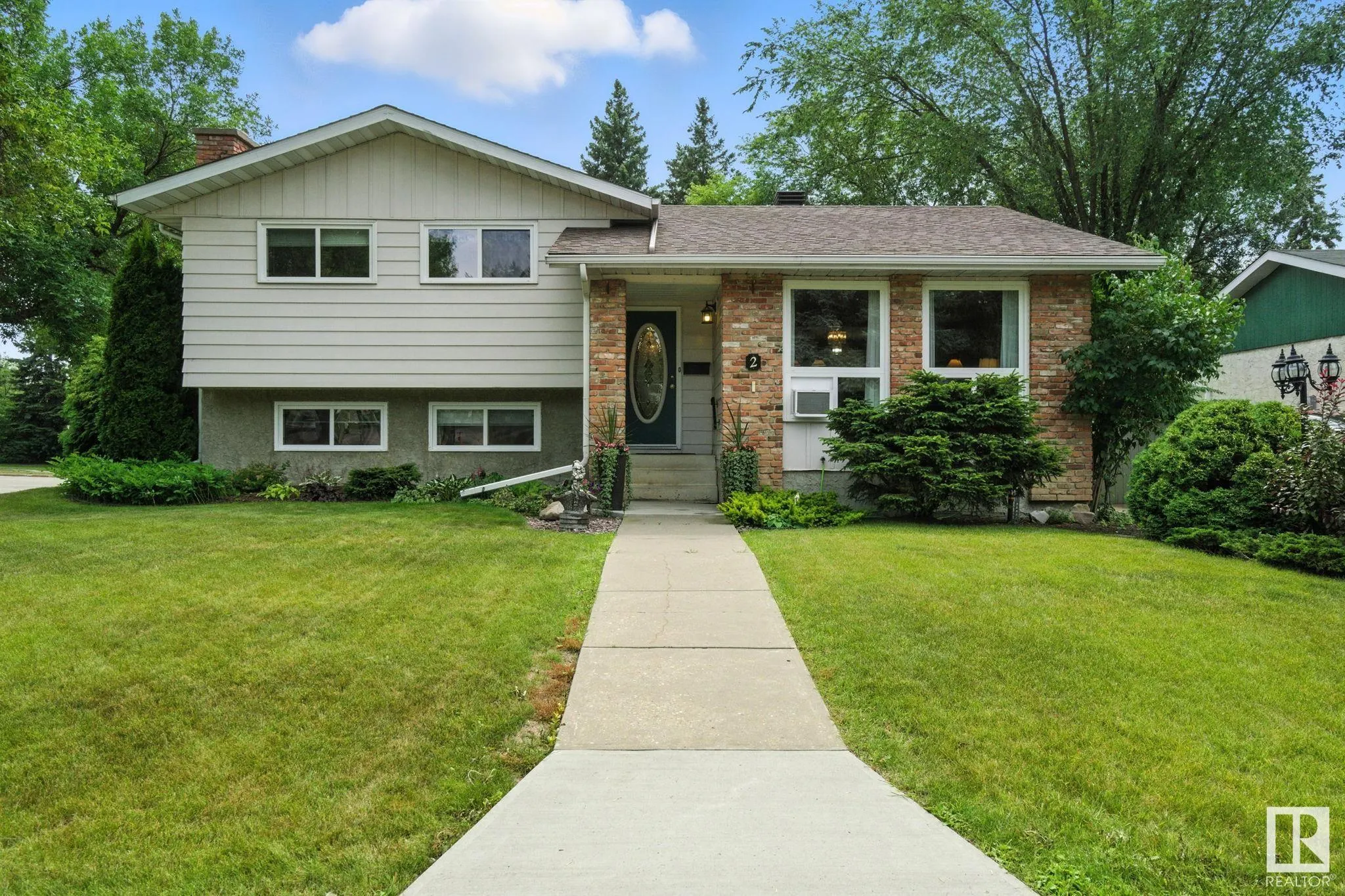 2 LAYDON Drive
