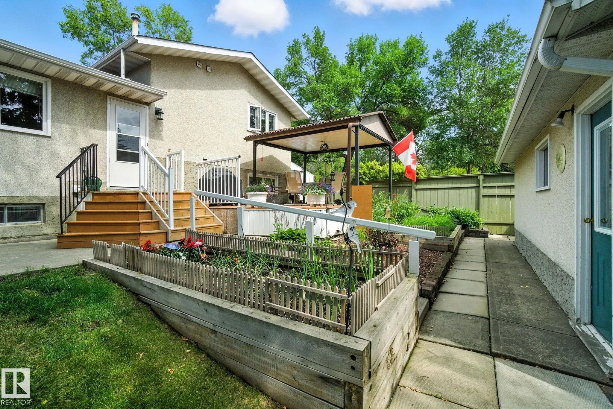 2 LAYDON Drive
