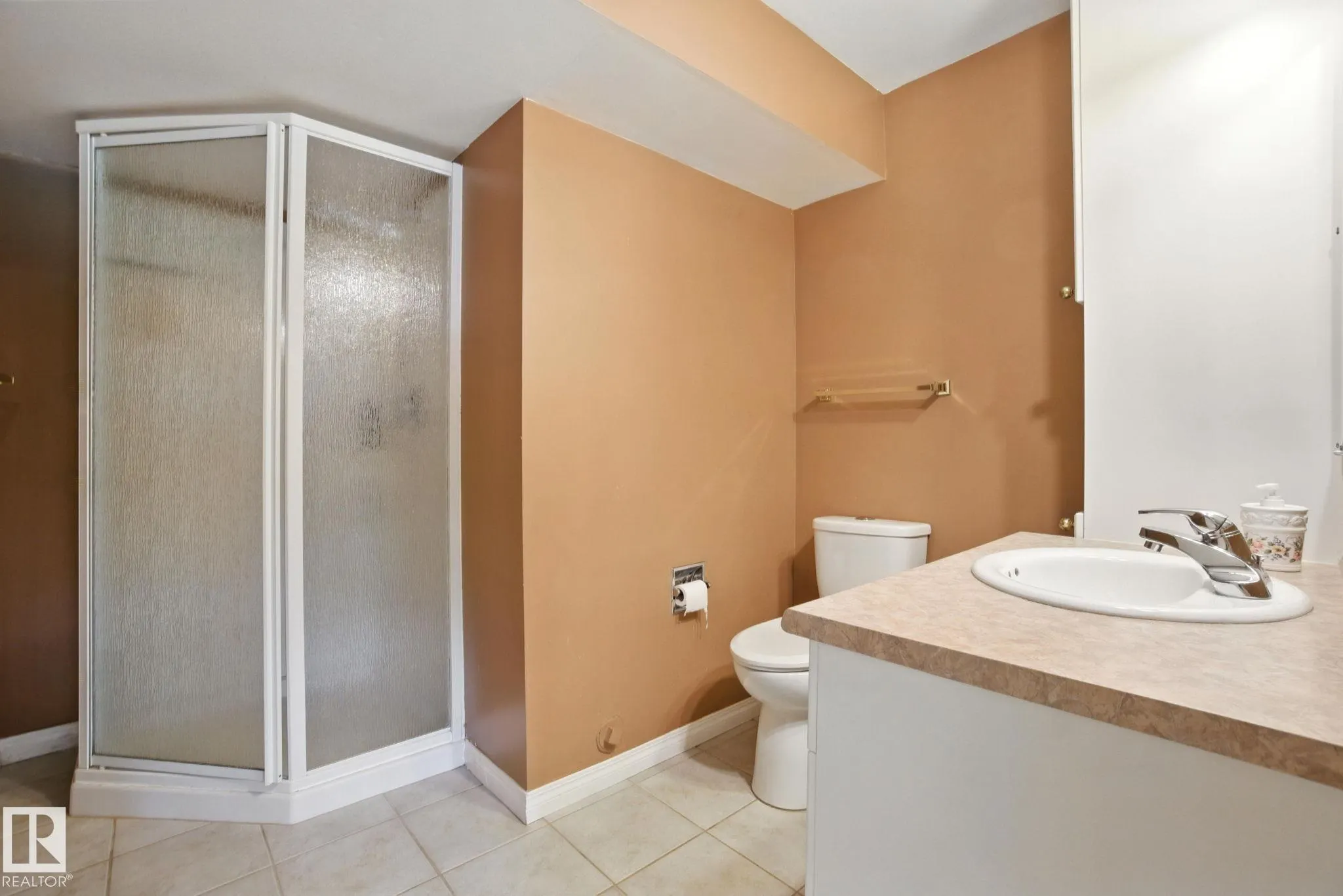 2 LAYDON Drive
