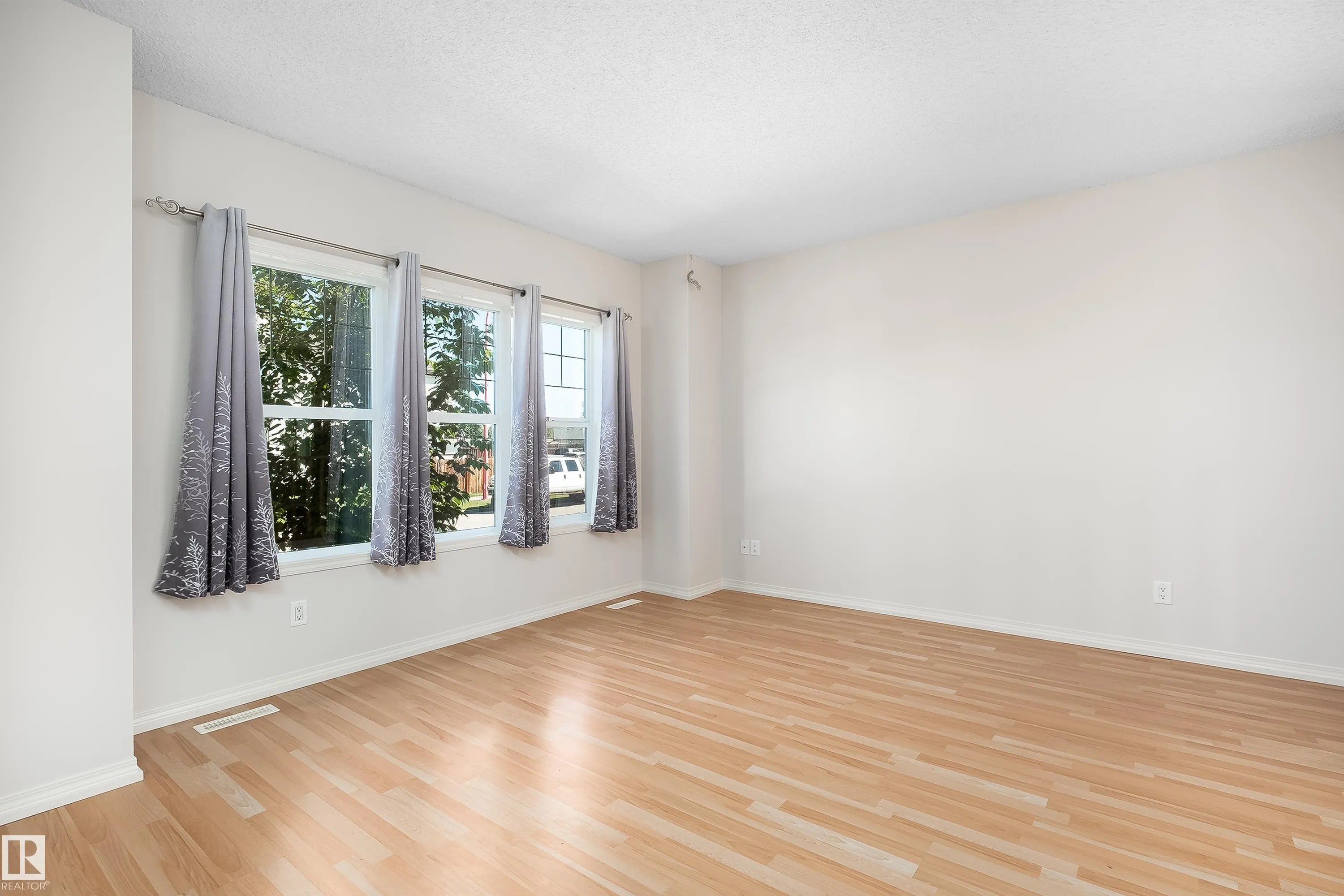 243 SOUTHWICK Way