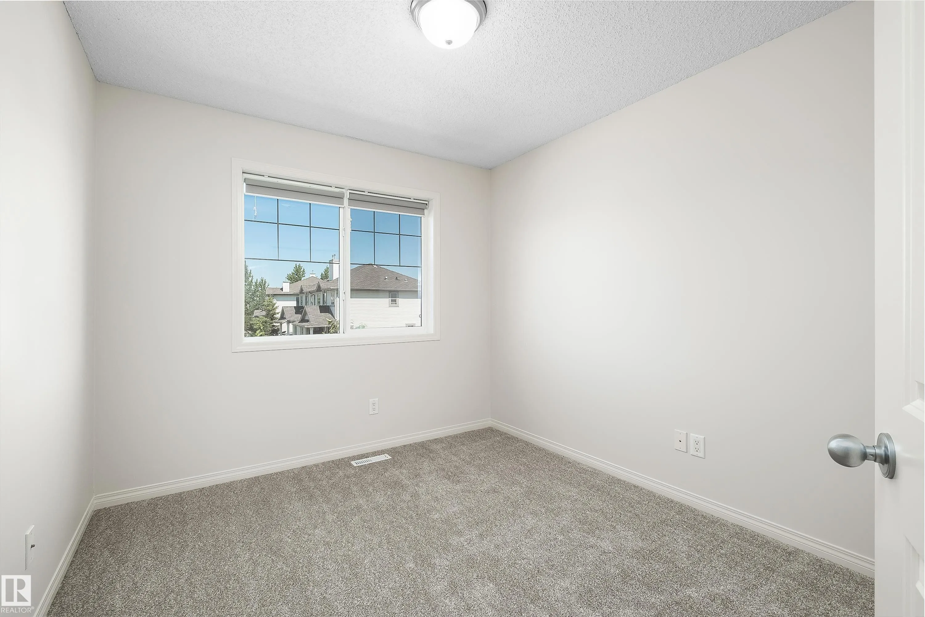 243 SOUTHWICK Way