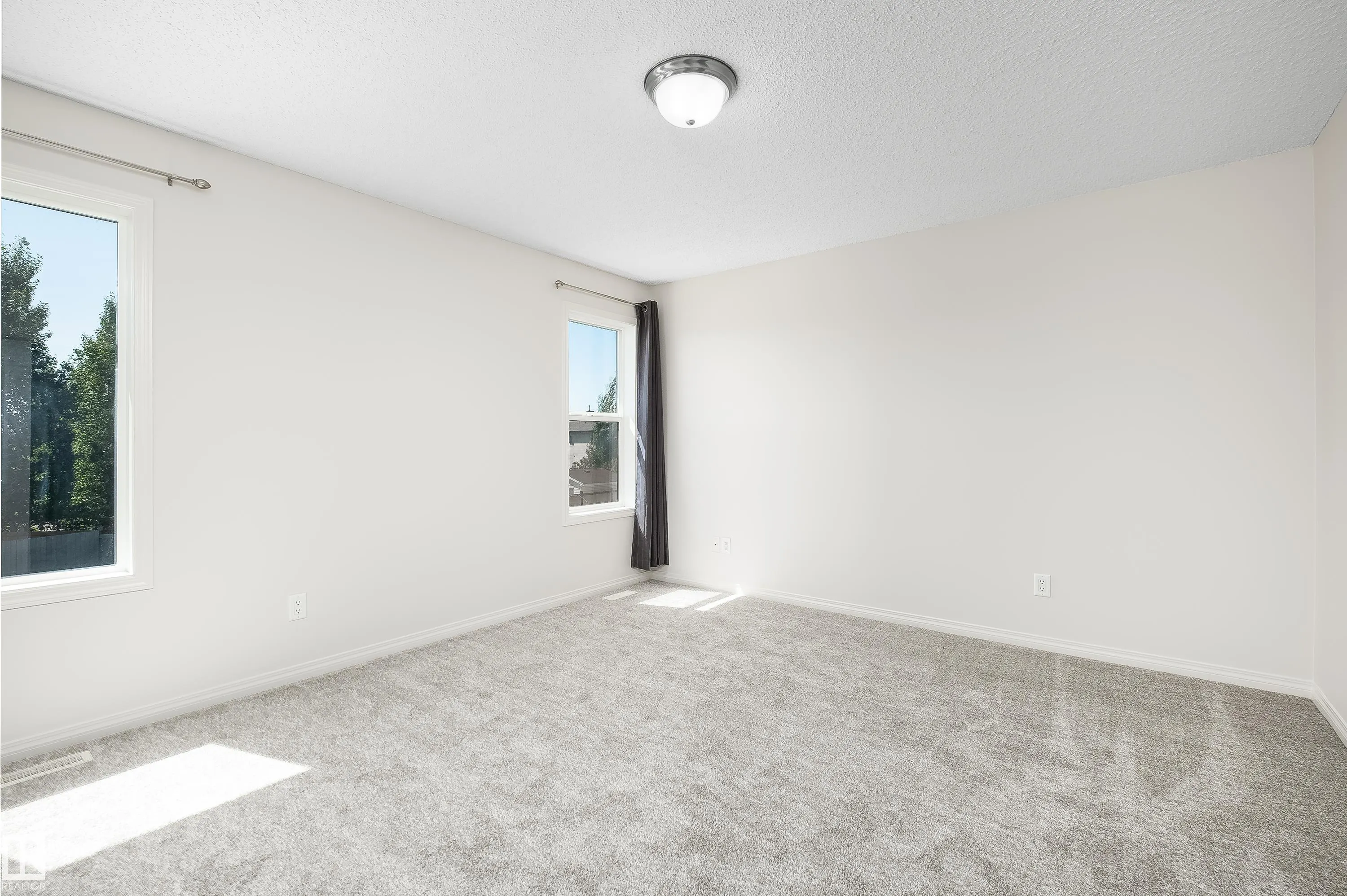 243 SOUTHWICK Way