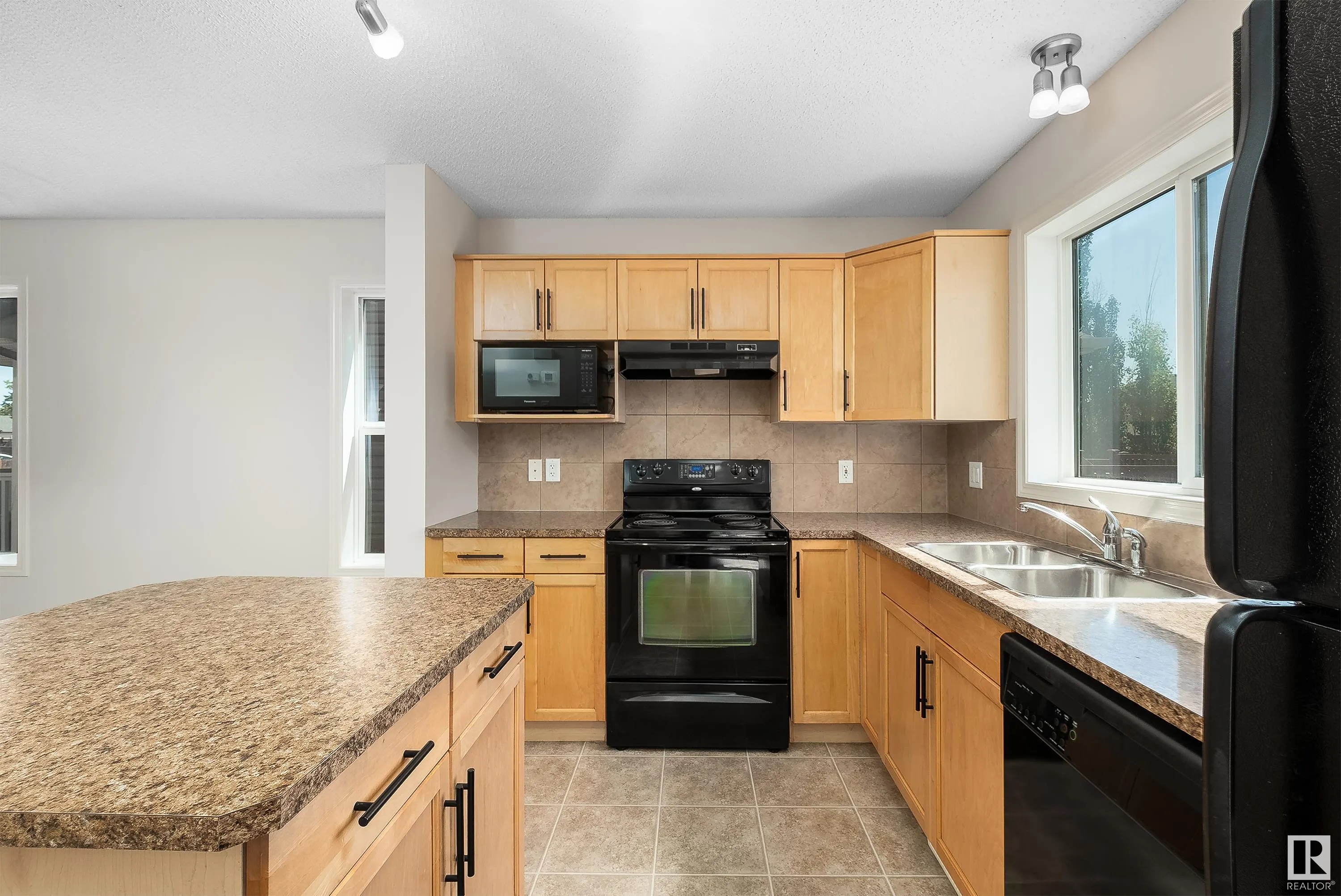 243 SOUTHWICK Way