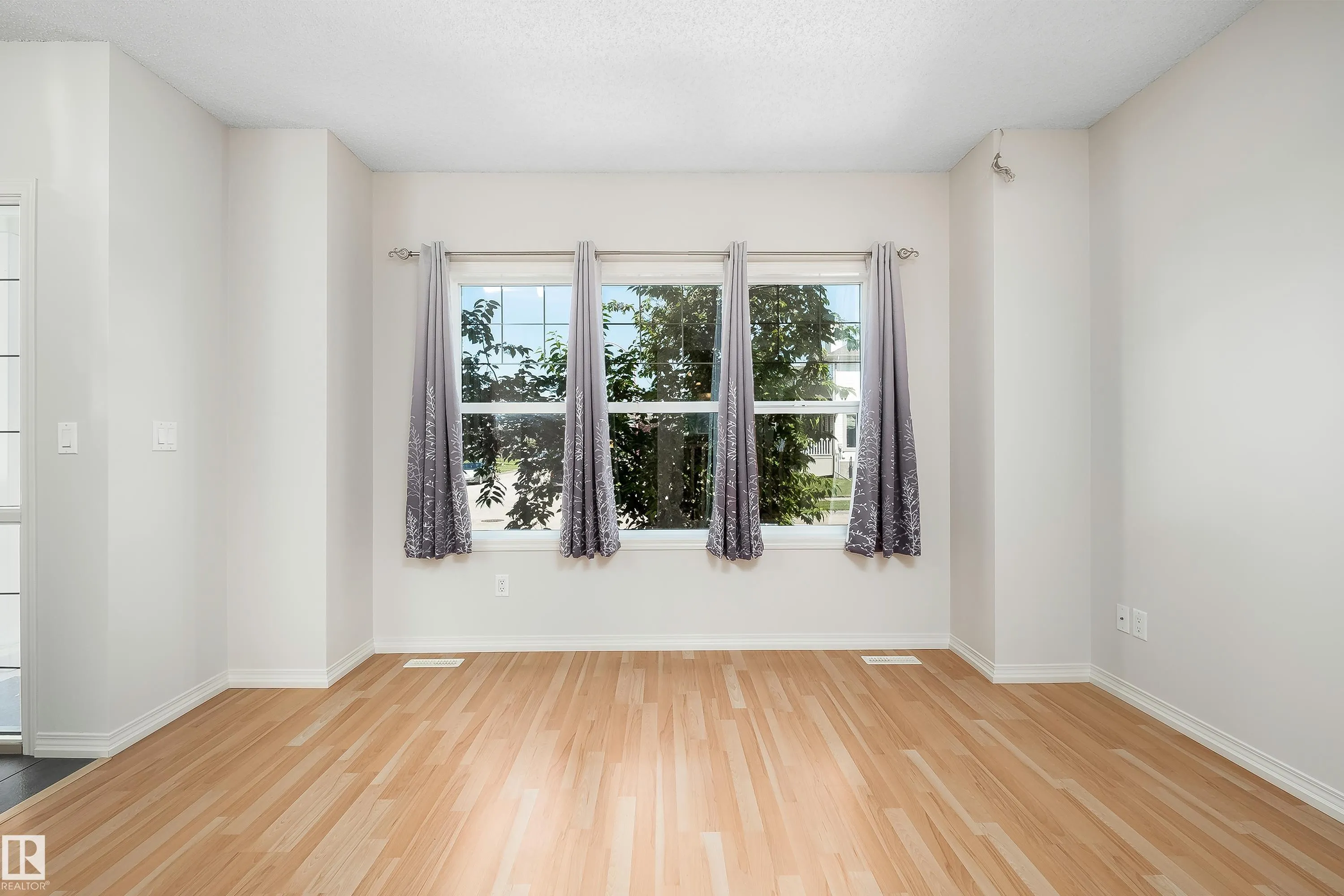 243 SOUTHWICK Way