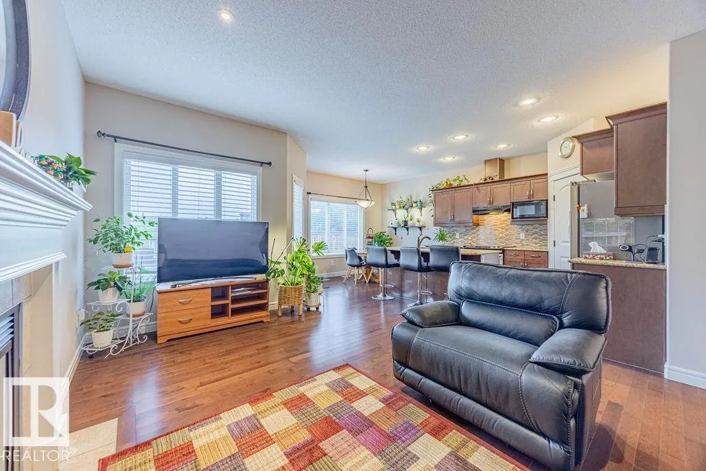 51 MEADOWPARK Gate