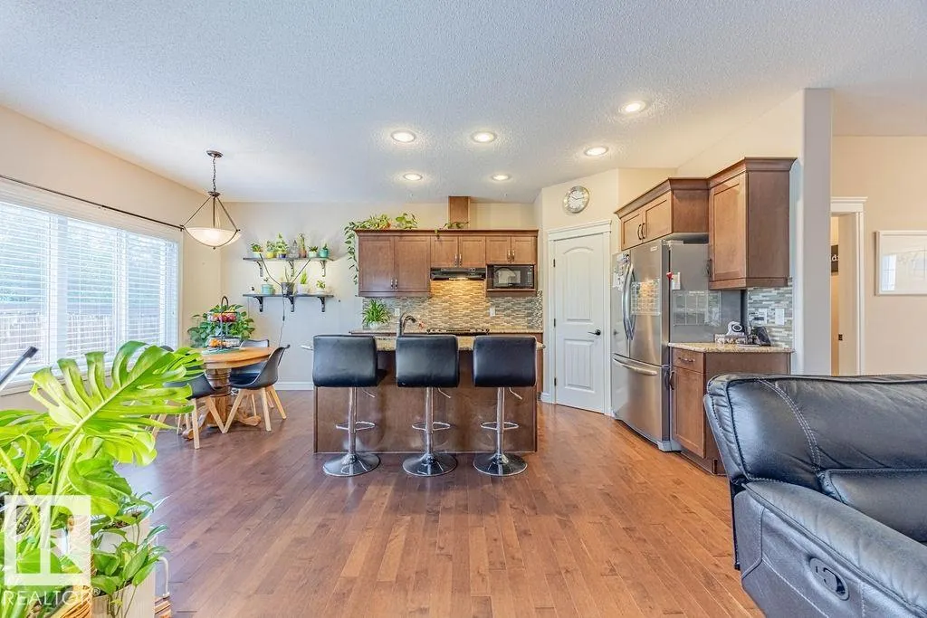 51 MEADOWPARK Gate