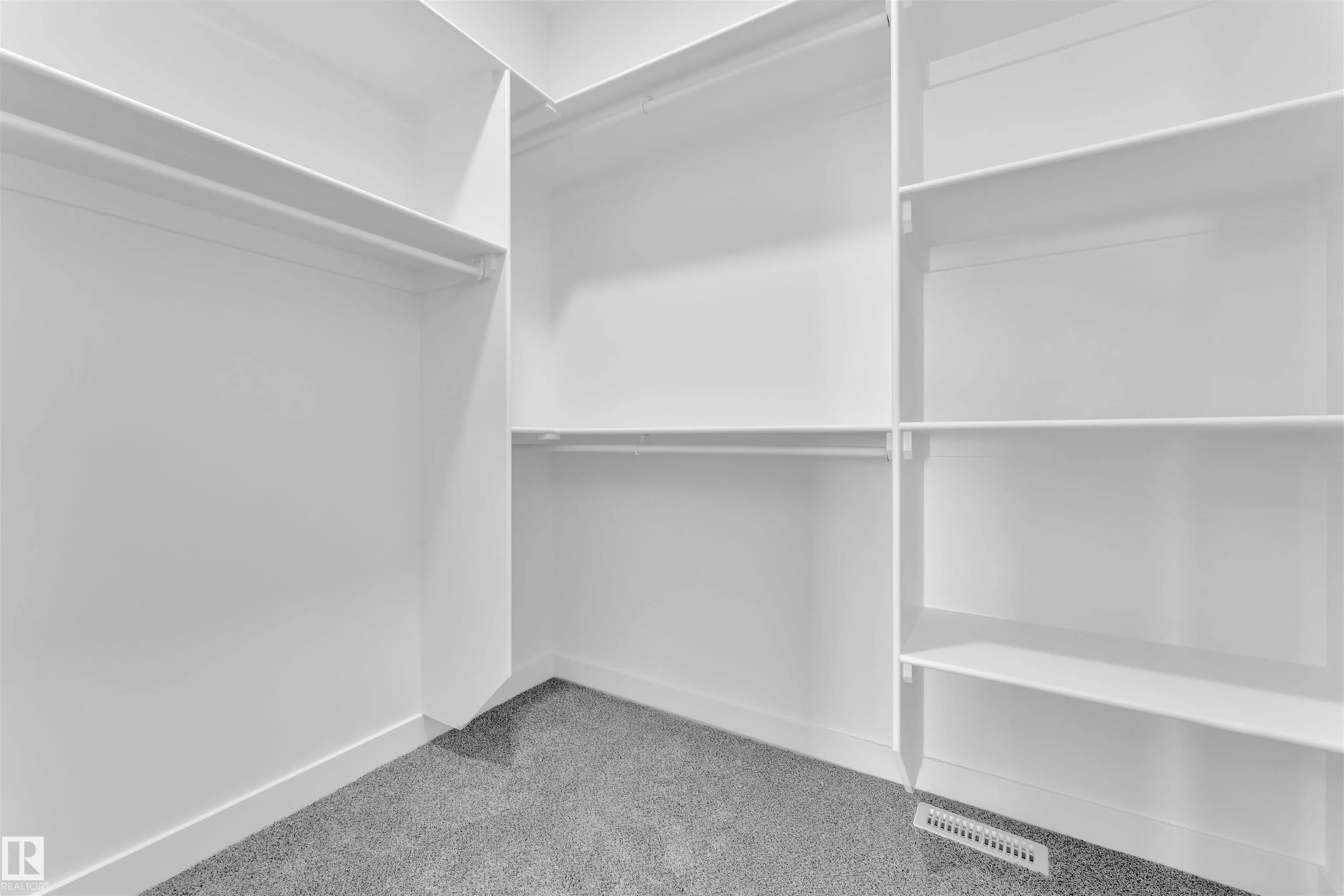 404 Pine Point(e)
