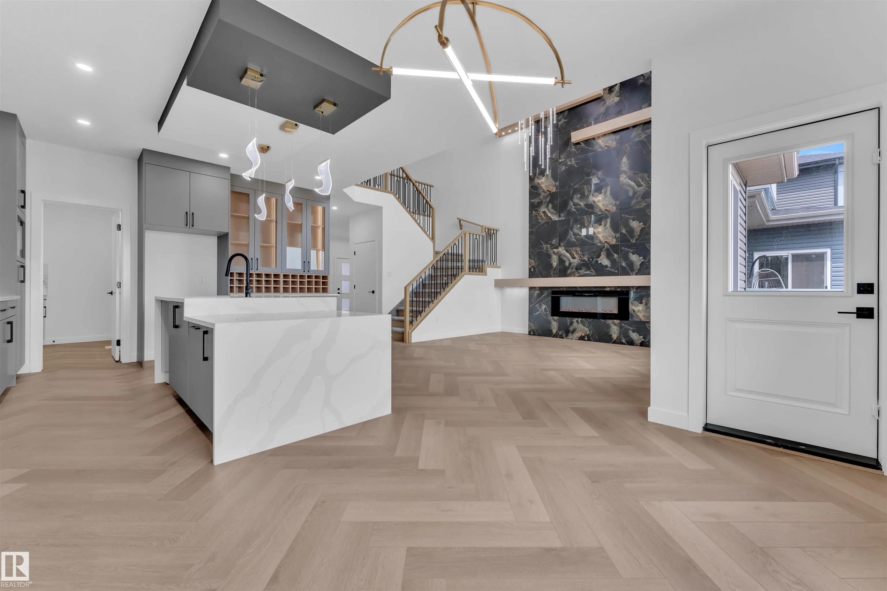 404 Pine Point(e)