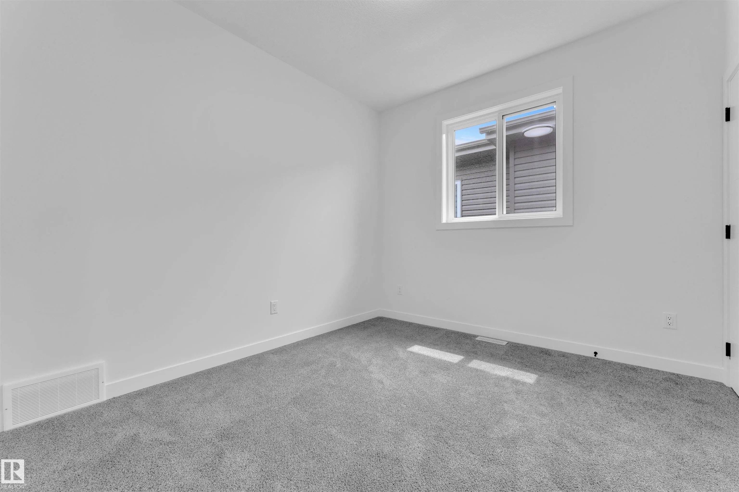 404 Pine Point(e)