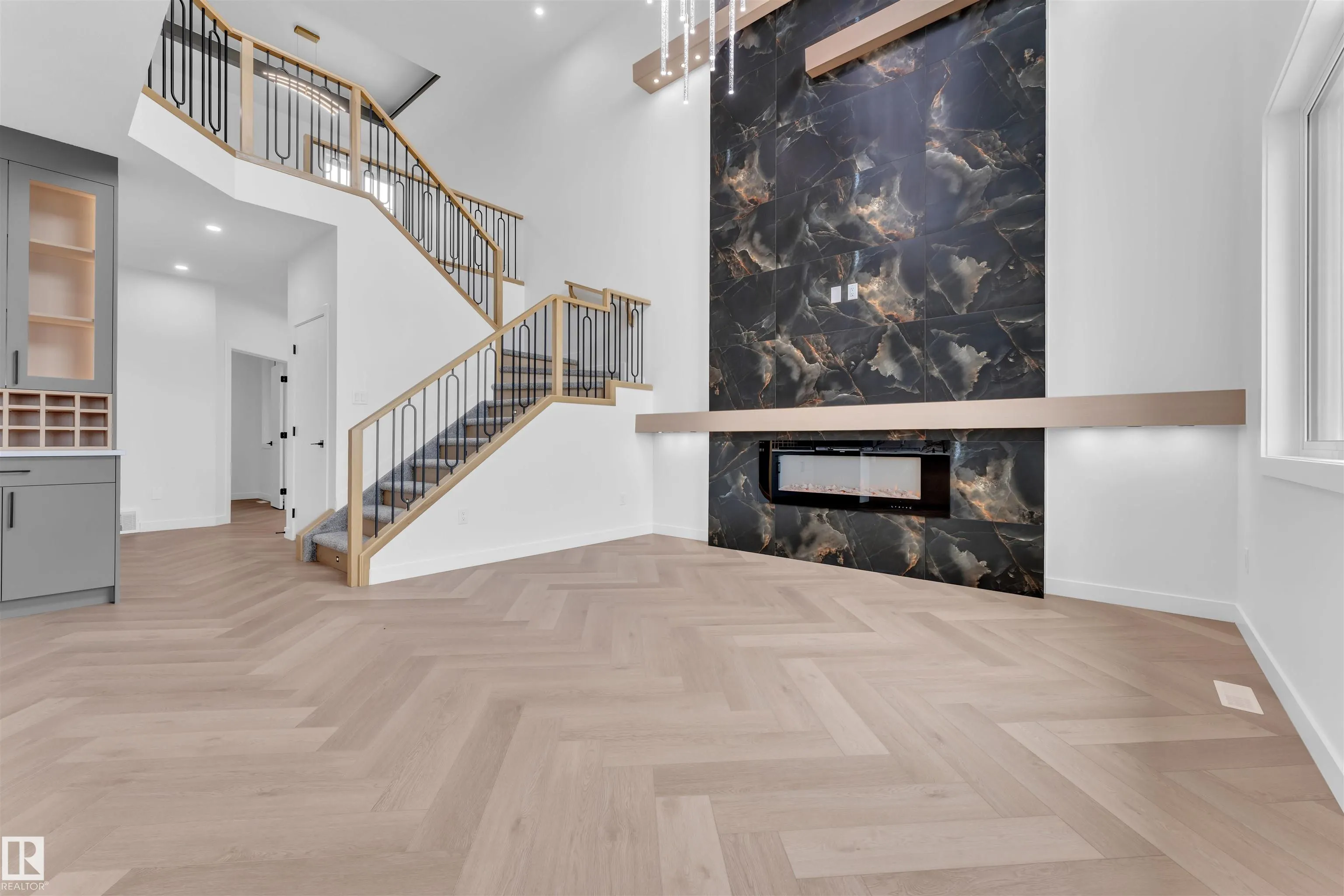 404 Pine Point(e)