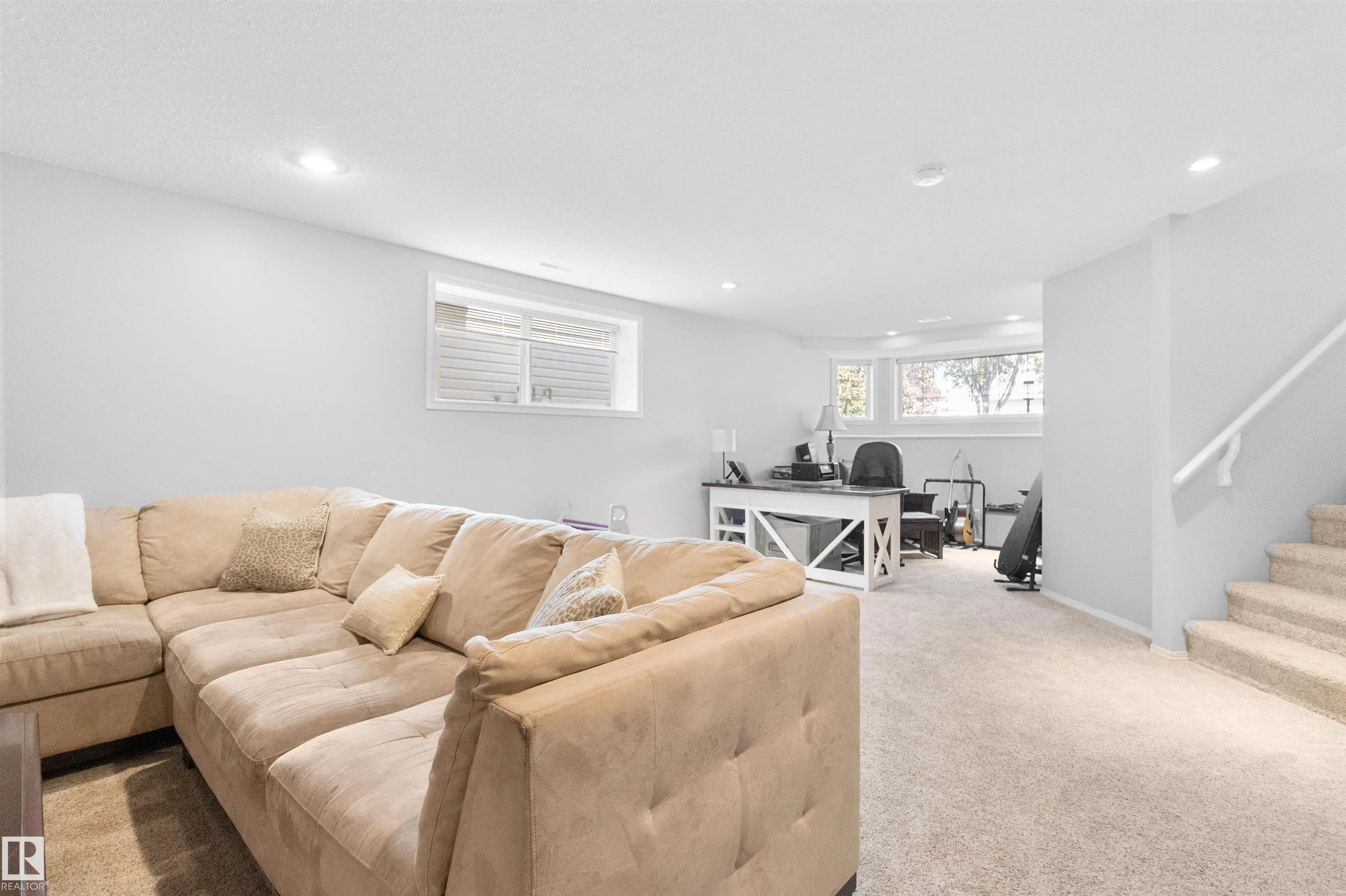 100 Ridgepoint Way