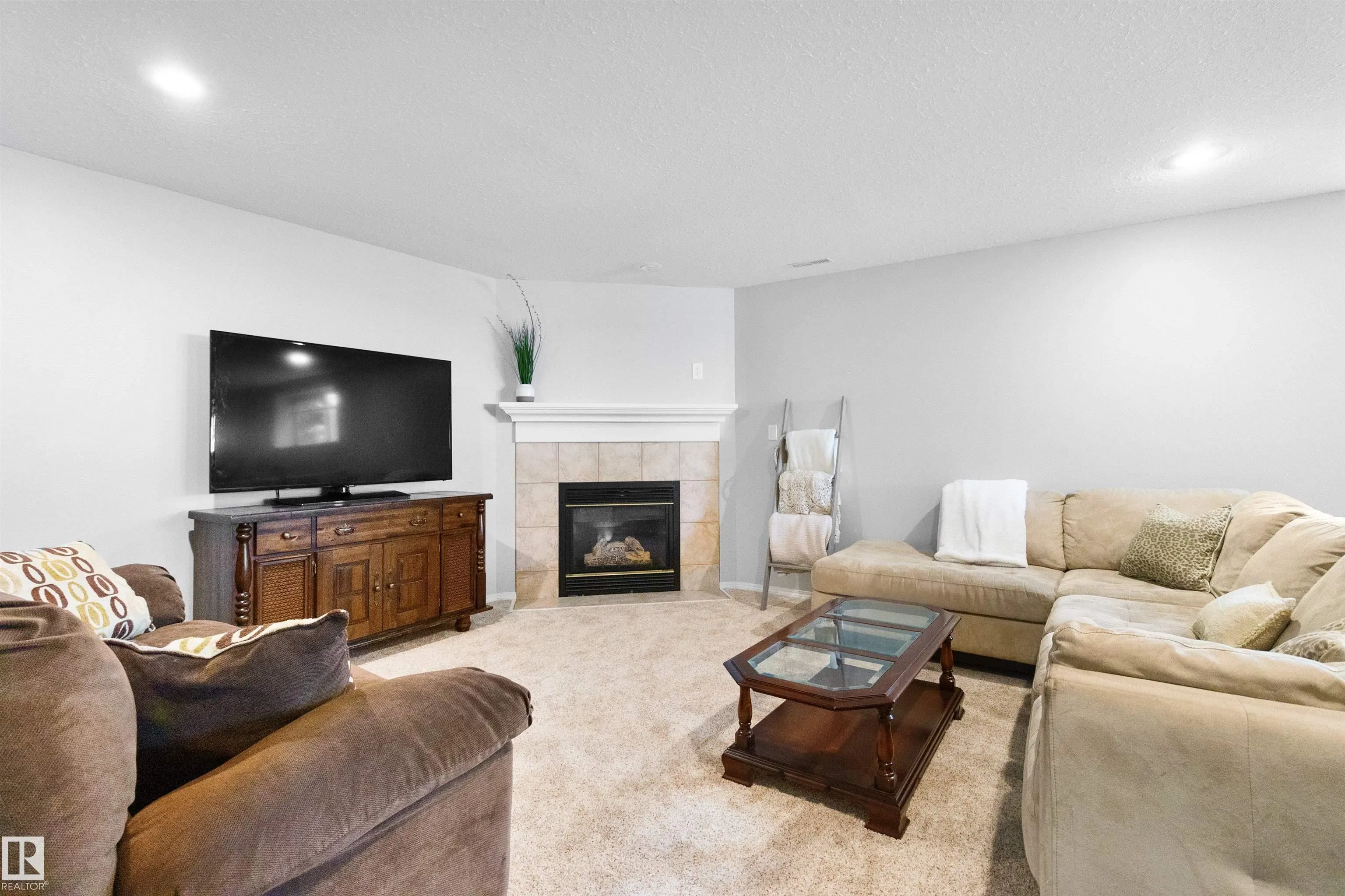 100 Ridgepoint Way
