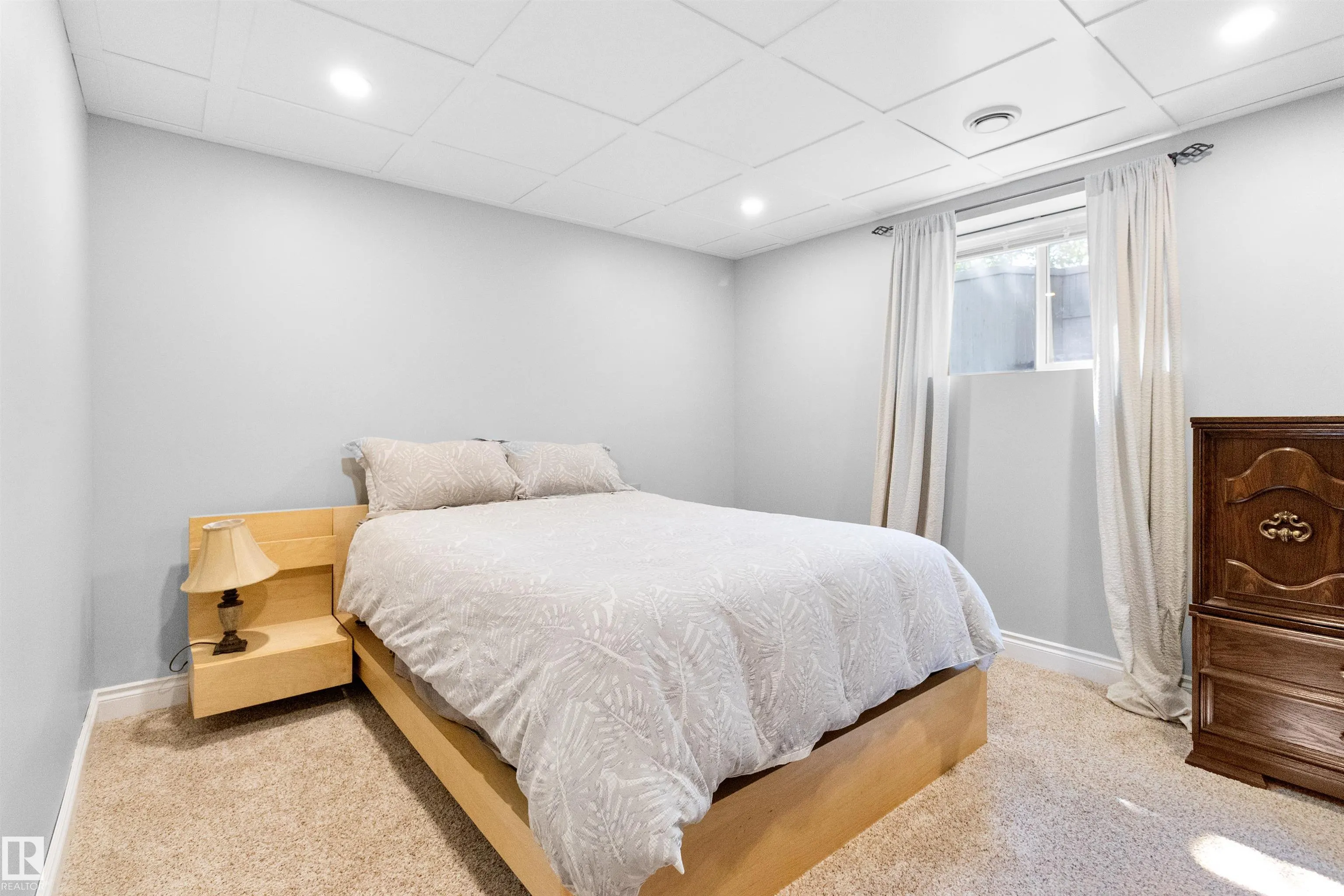 100 Ridgepoint Way