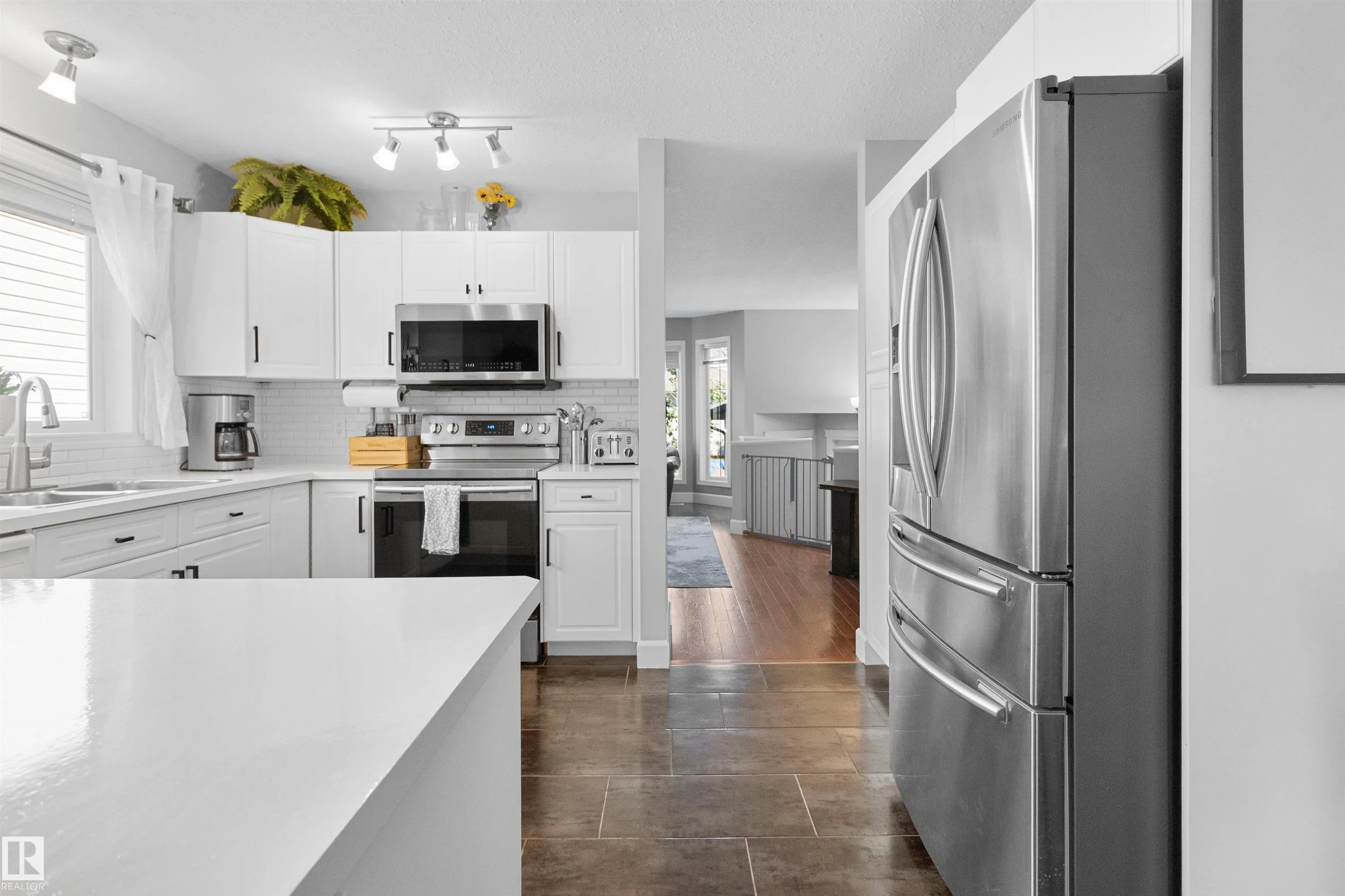 100 Ridgepoint Way