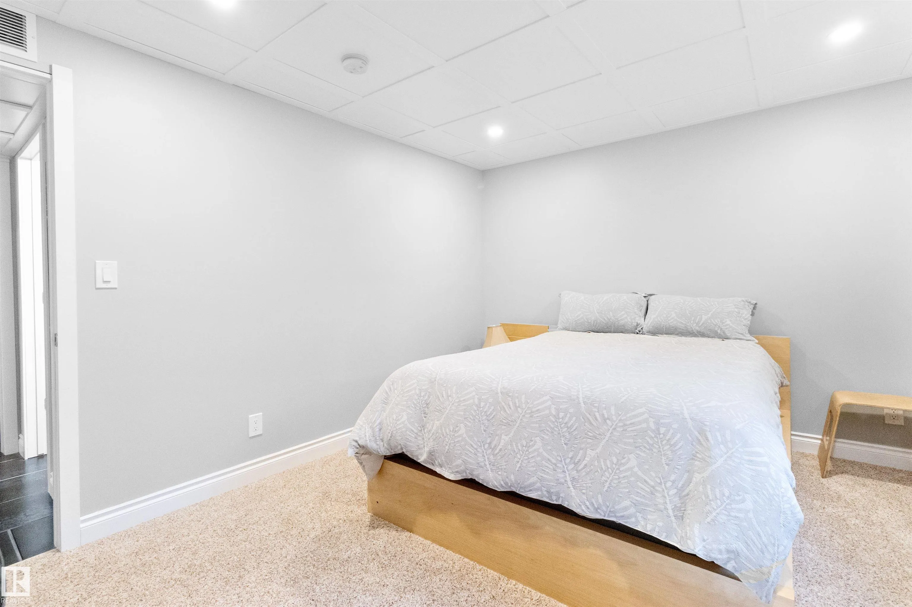 100 Ridgepoint Way