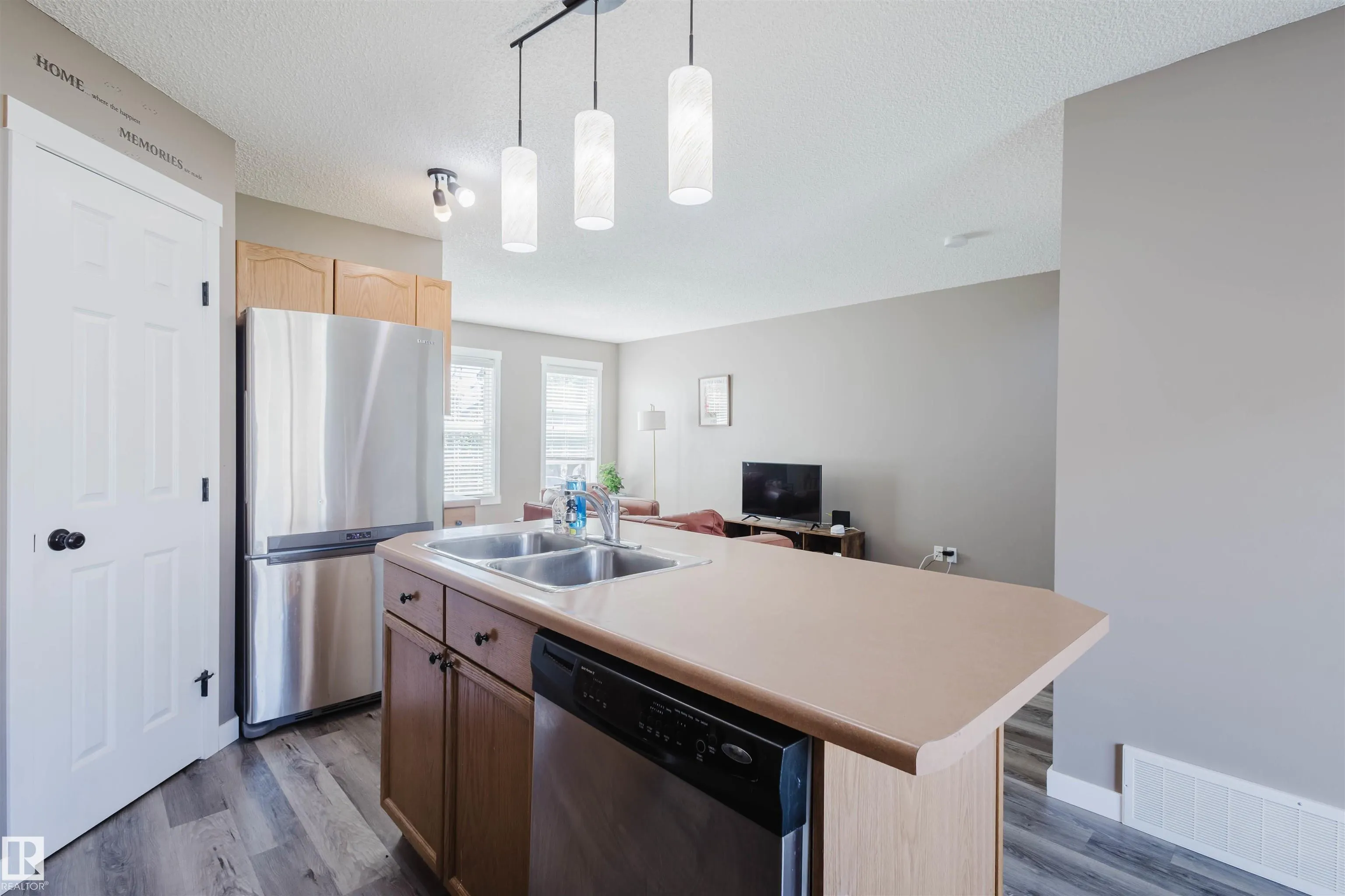 3032 TRELLE Crescent