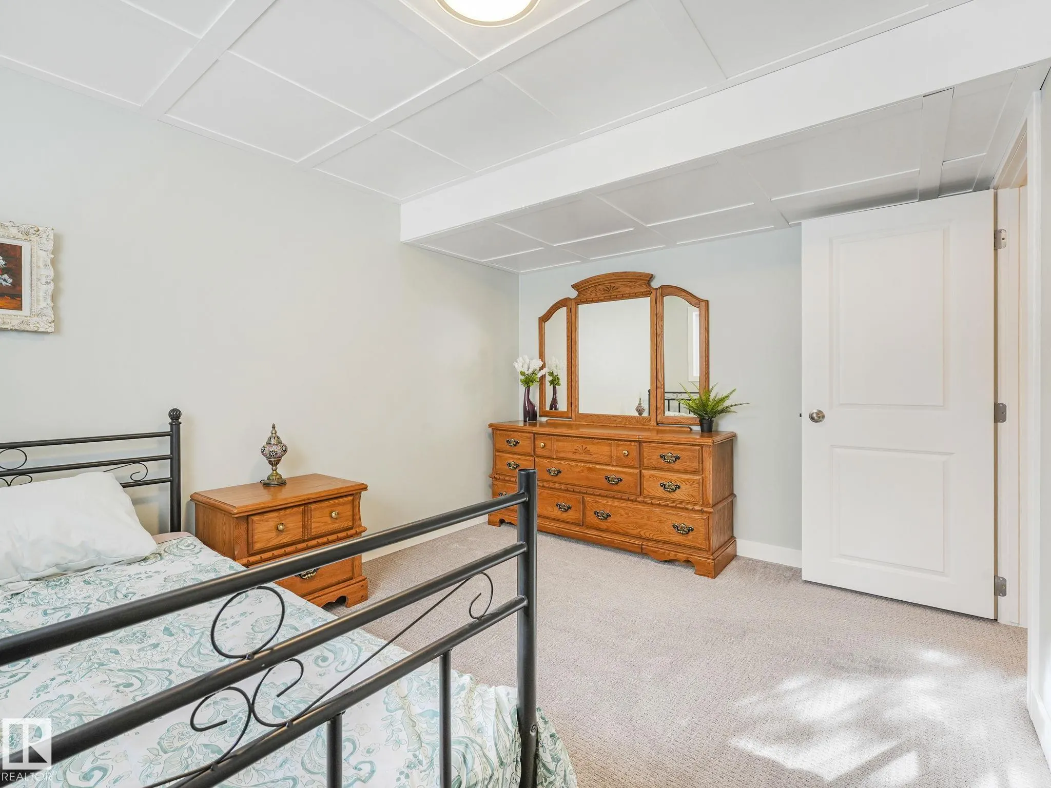 35 HAMILTON Crescent
