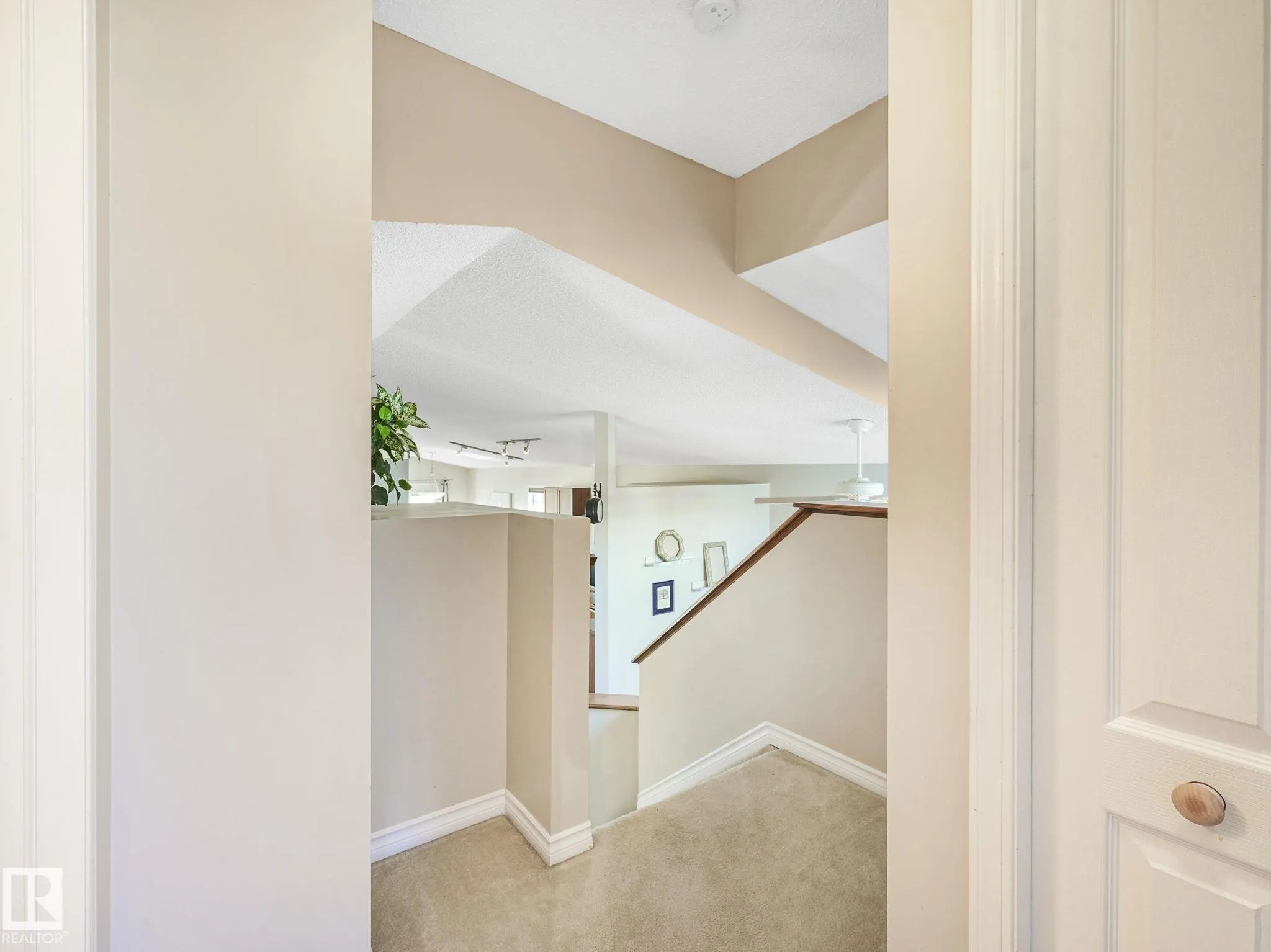 35 HAMILTON Crescent