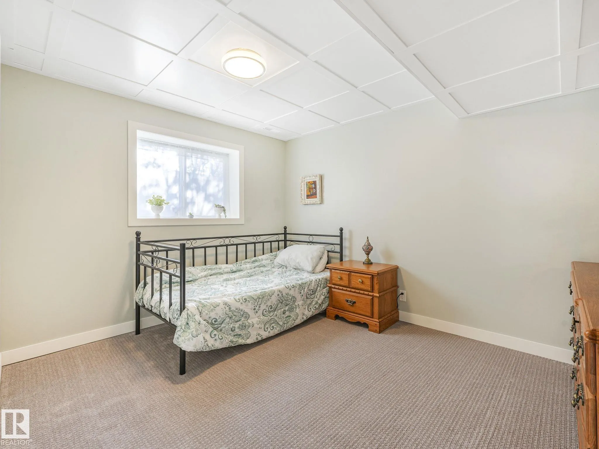 35 HAMILTON Crescent