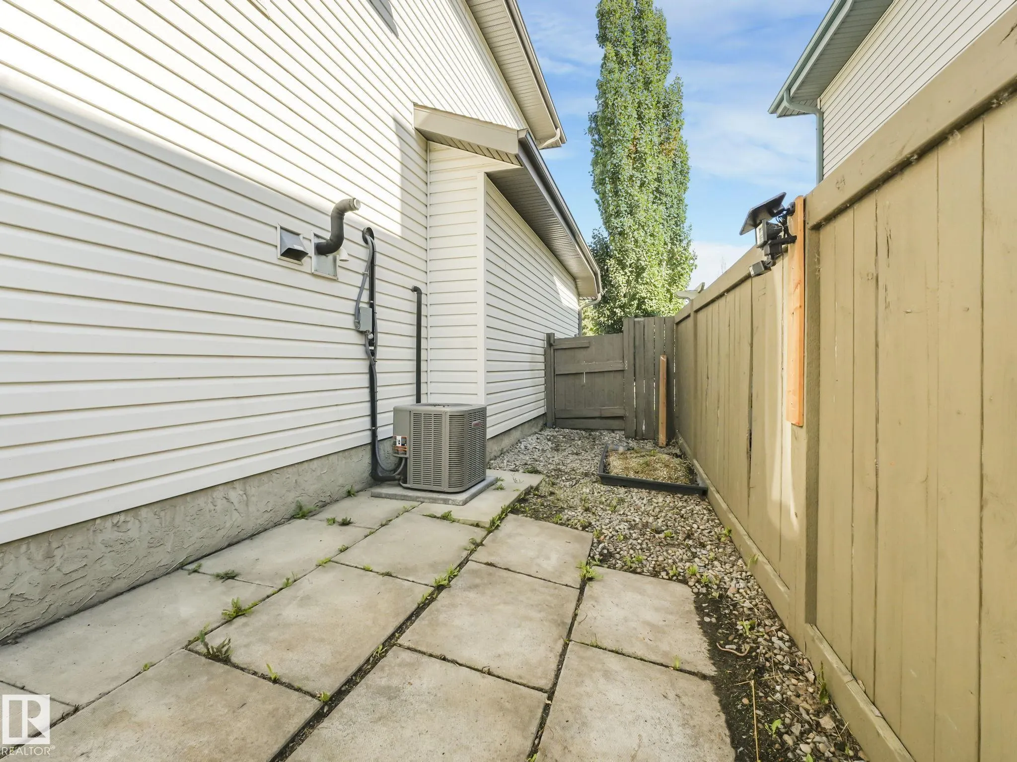 35 HAMILTON Crescent