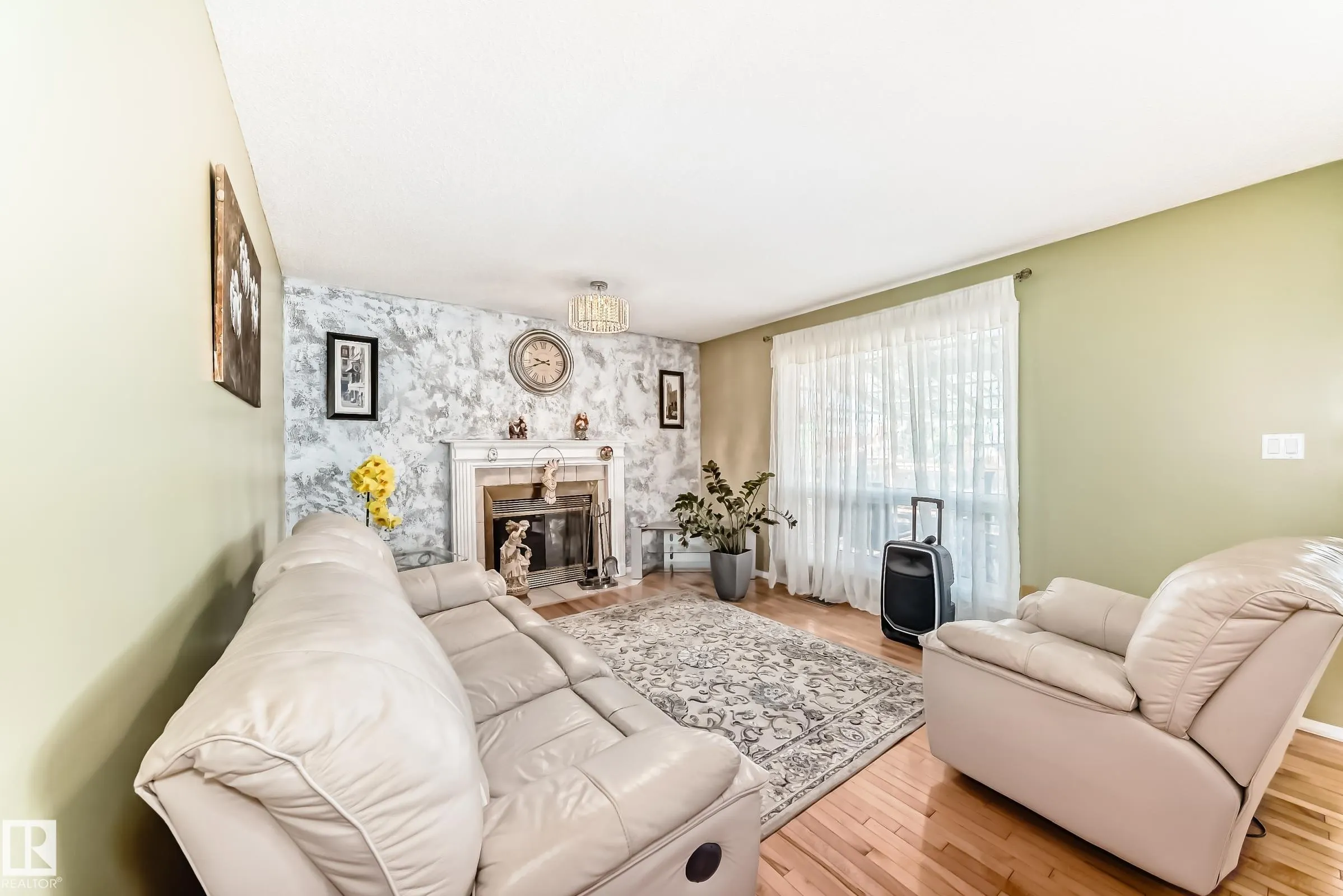 38 Deane Crescent