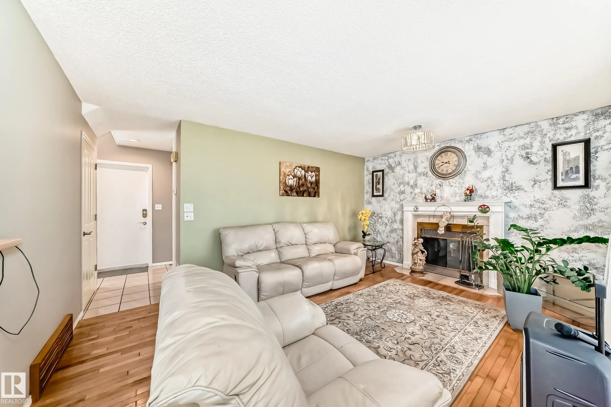 38 Deane Crescent