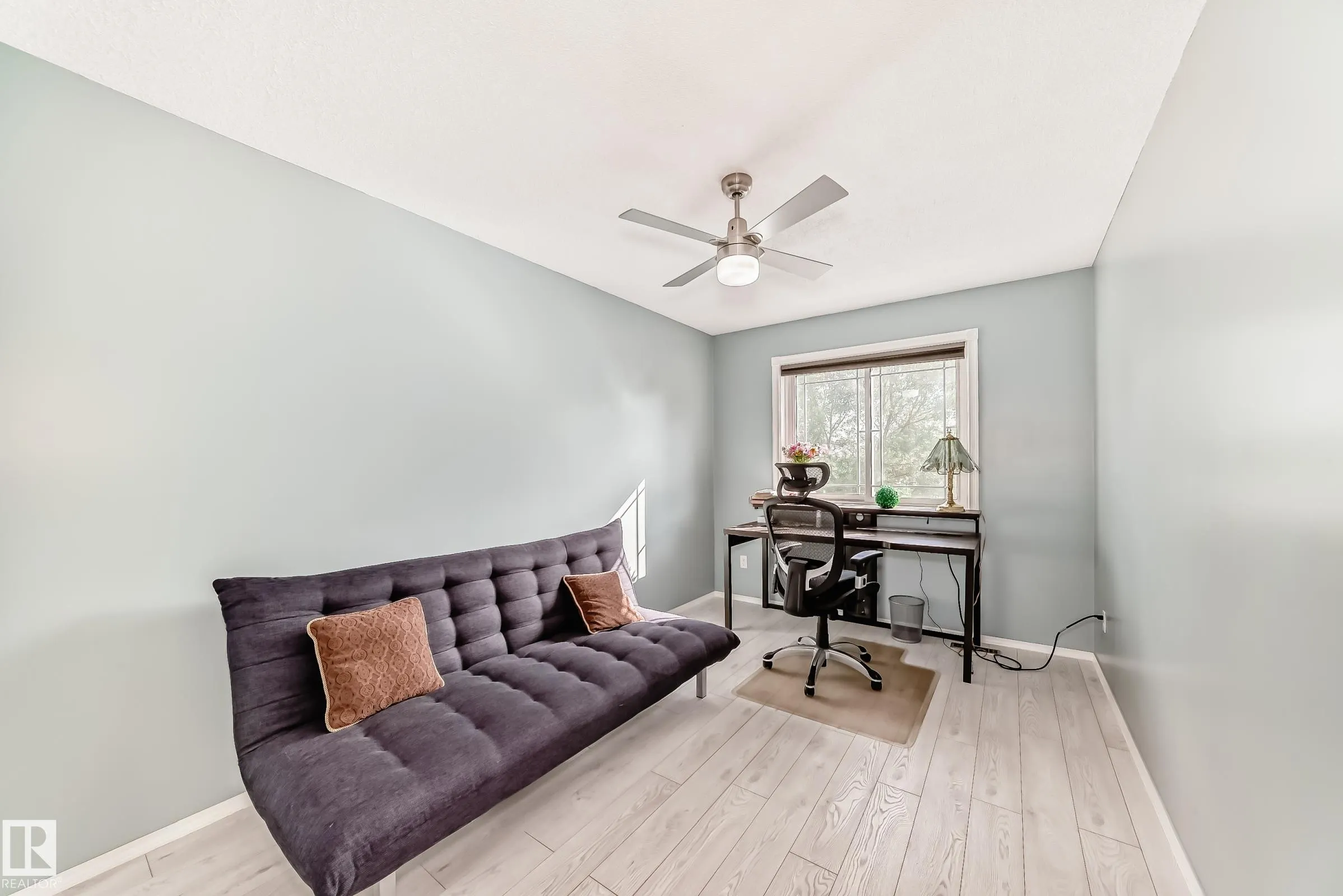 38 Deane Crescent