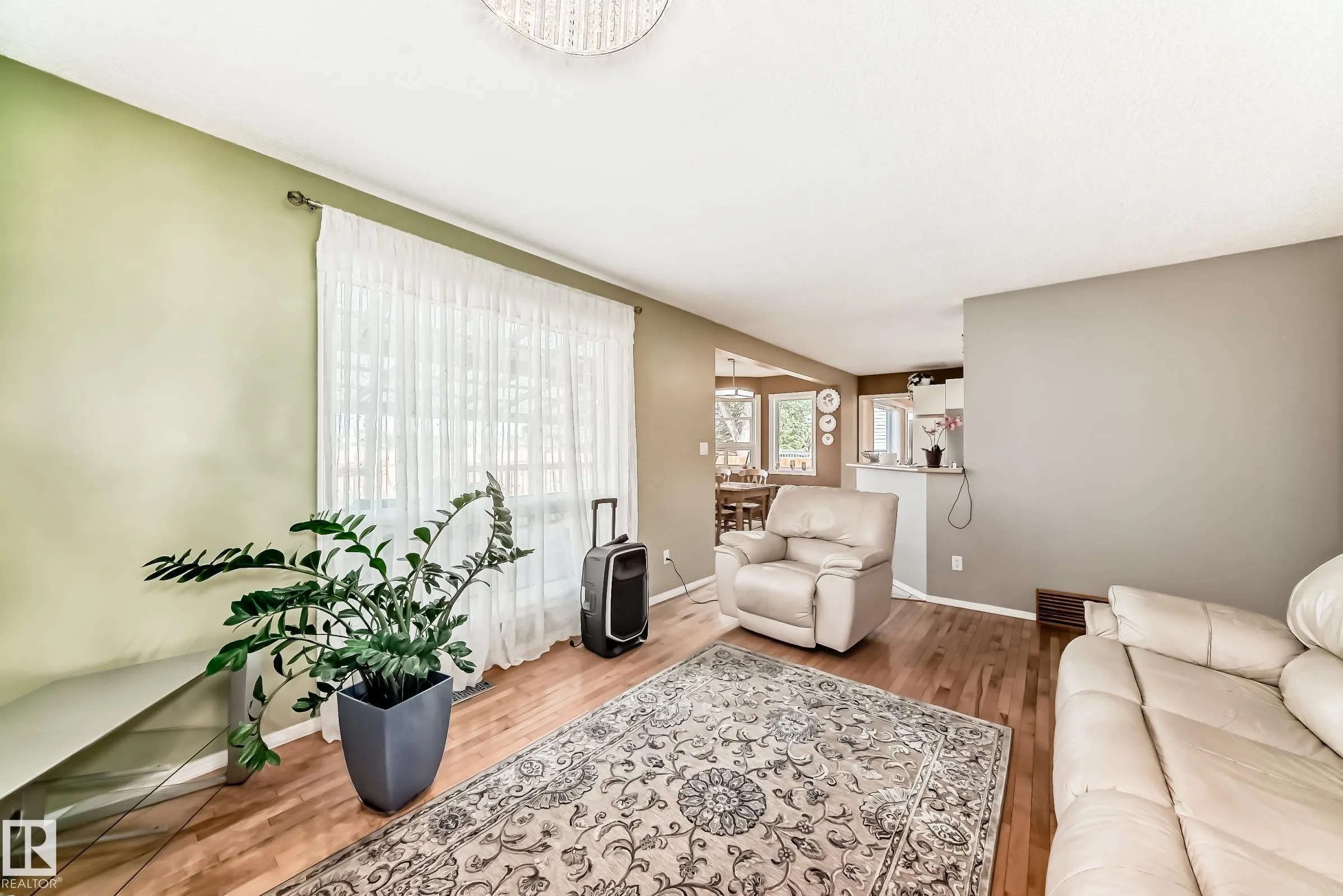38 Deane Crescent