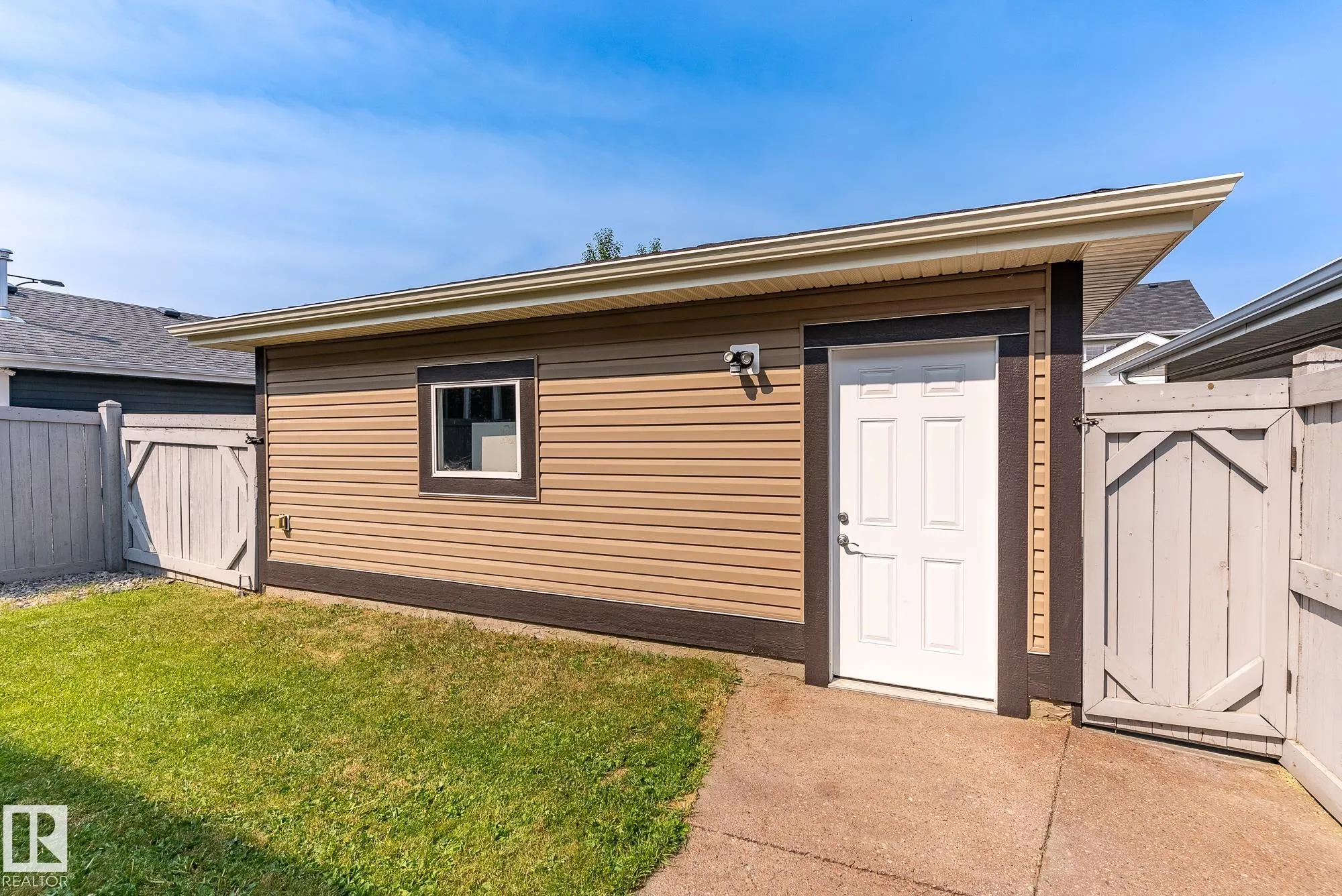 756 DECOTEAU Way