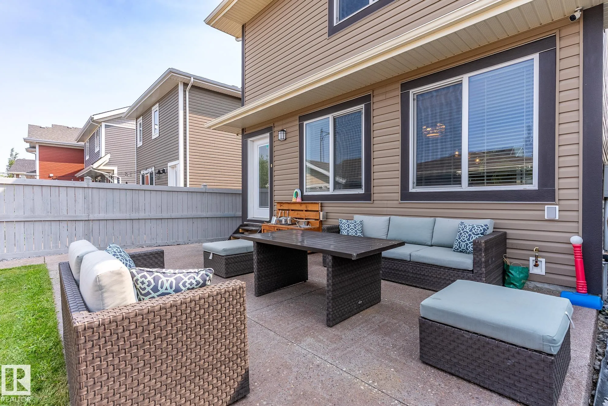 756 DECOTEAU Way