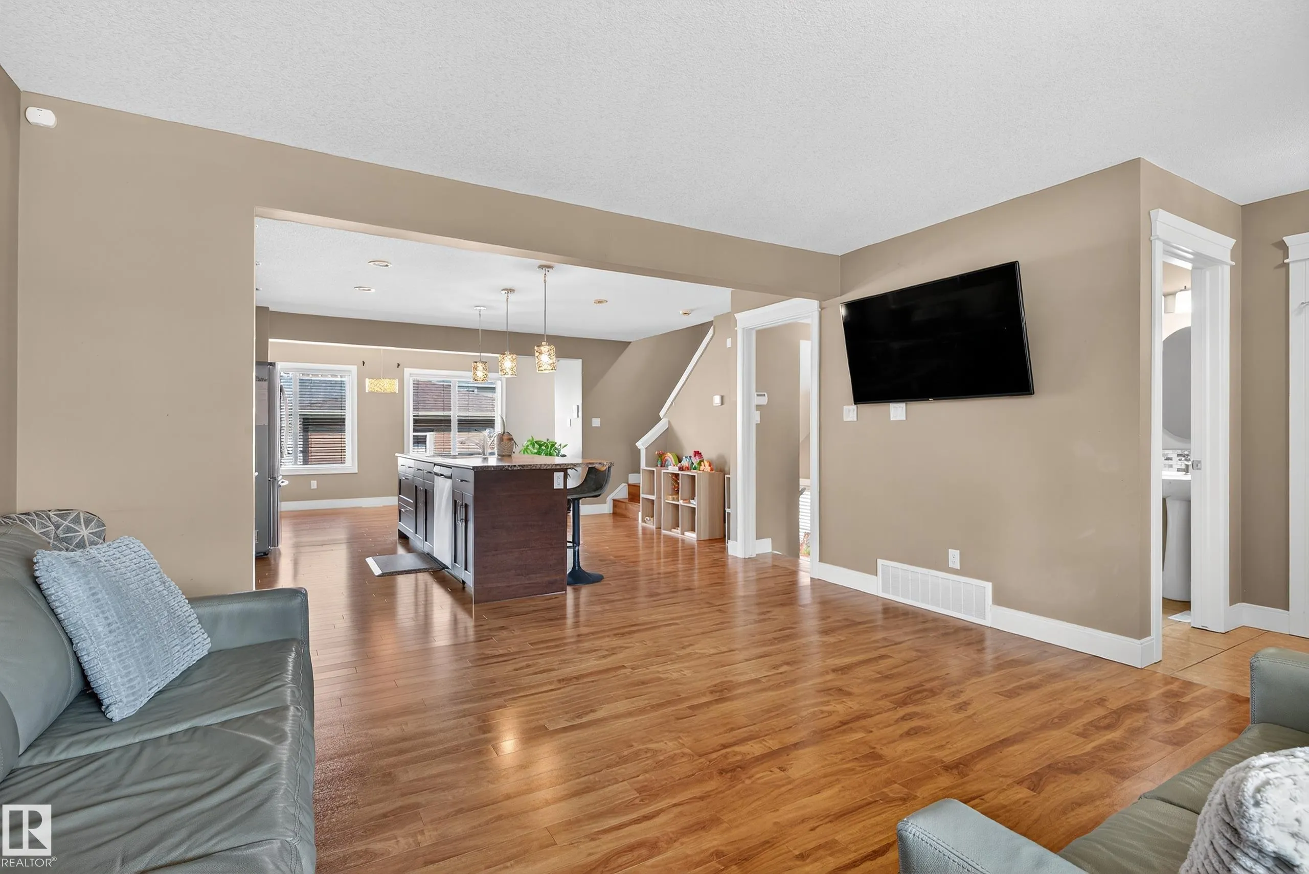 756 DECOTEAU Way