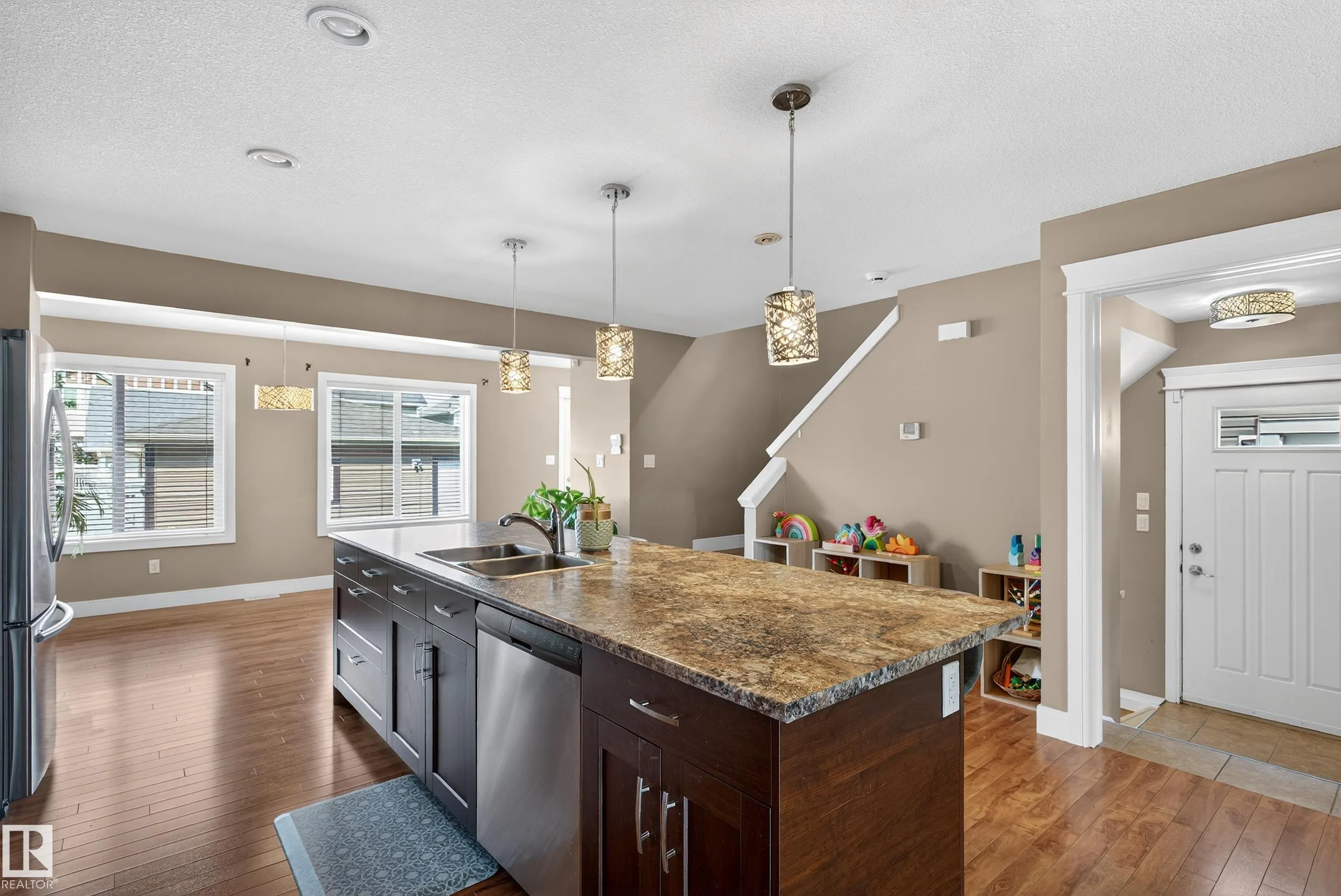 756 DECOTEAU Way