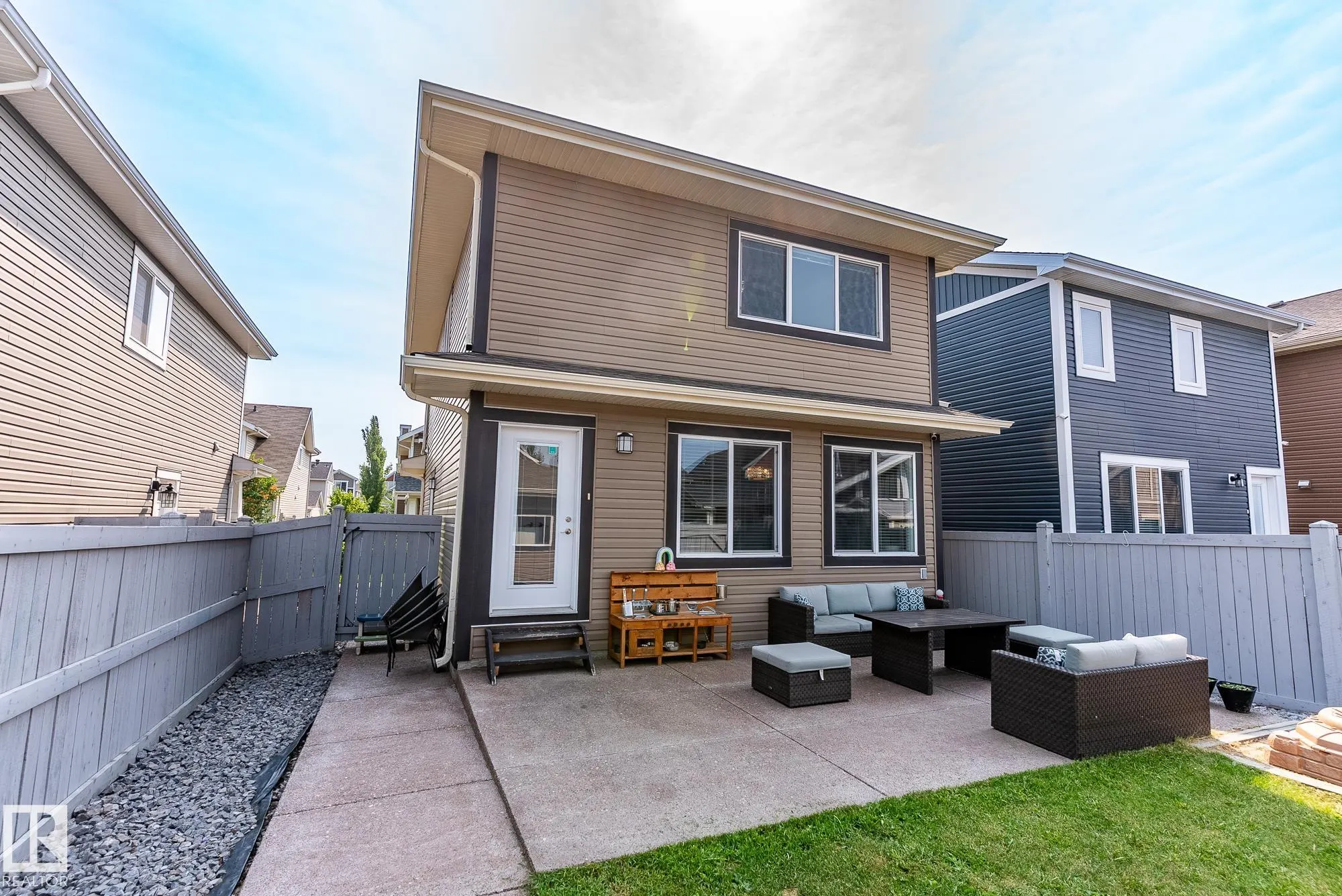 756 DECOTEAU Way