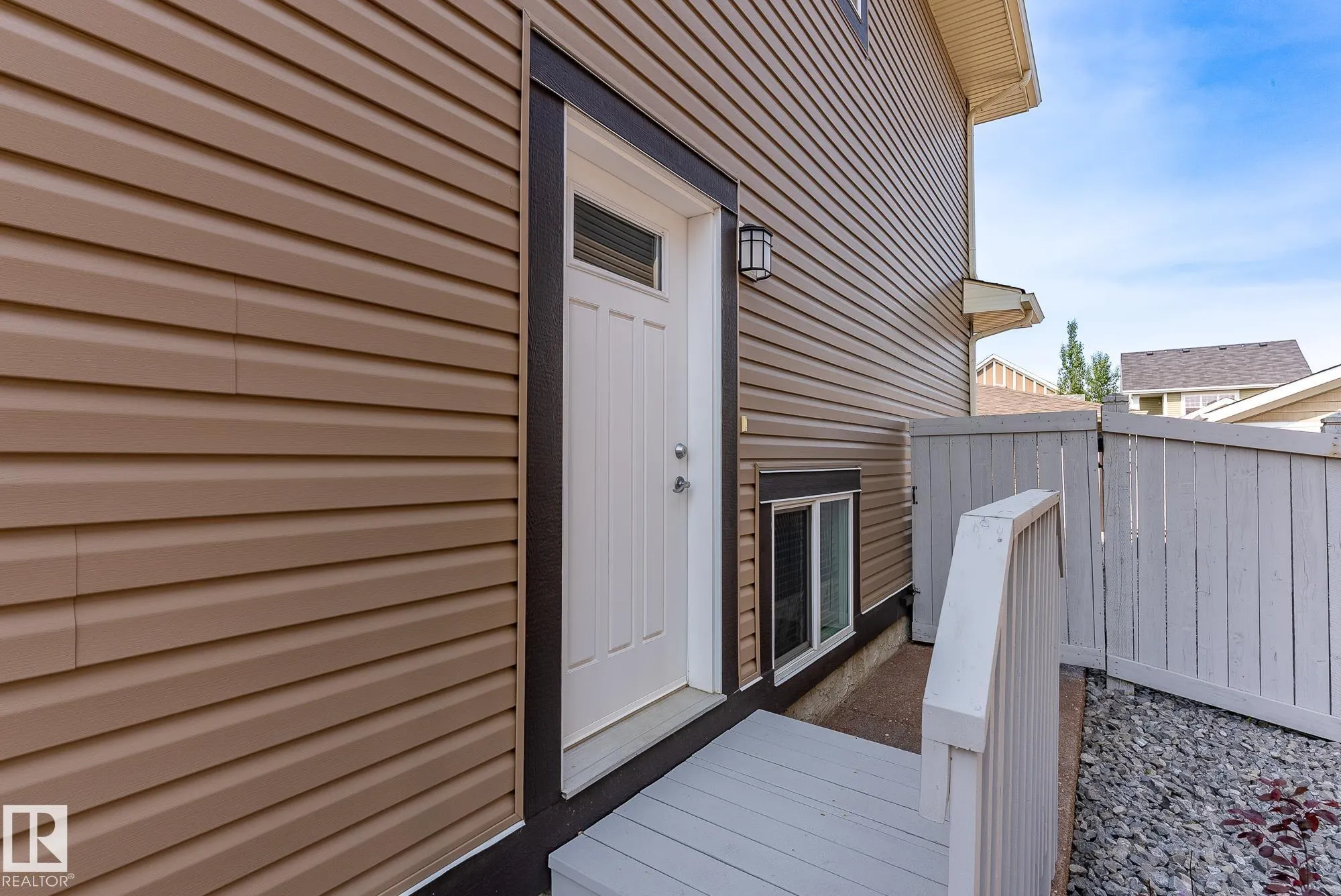 756 DECOTEAU Way