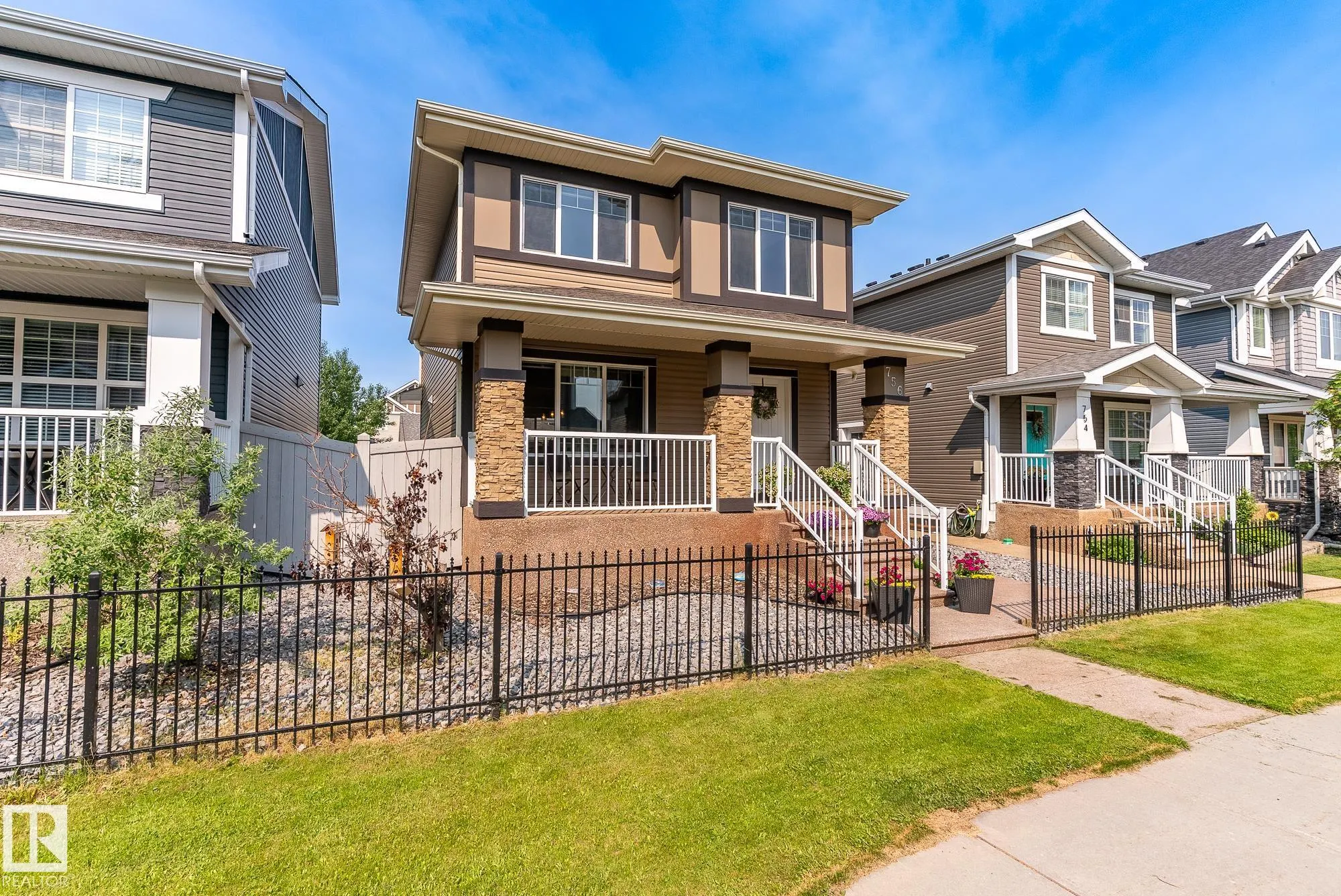 756 DECOTEAU Way