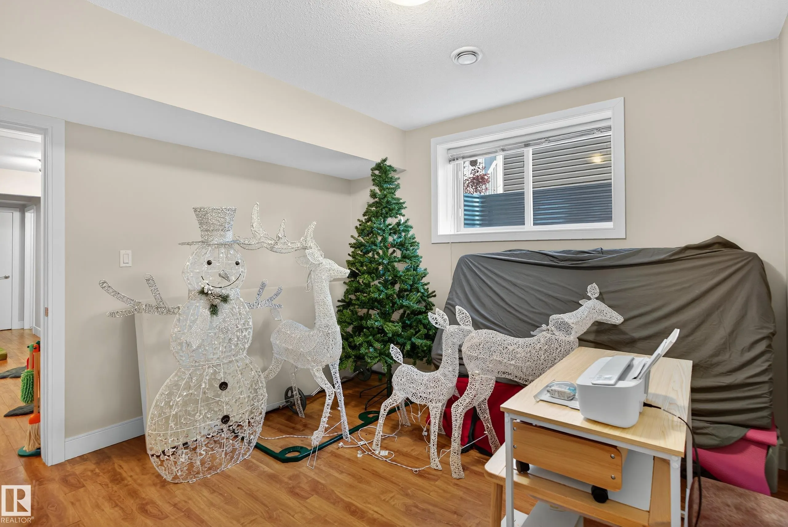 756 DECOTEAU Way