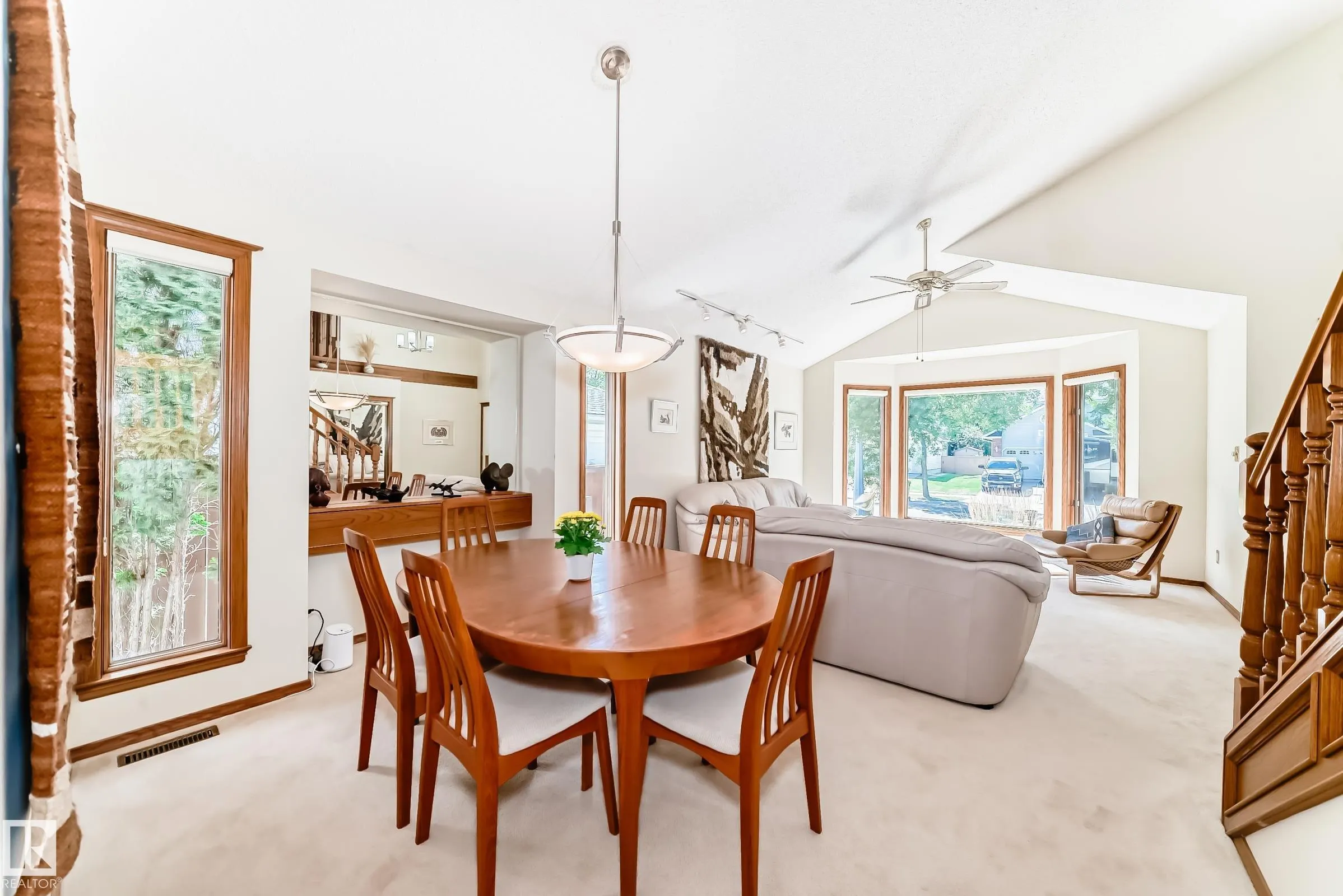 10 DUFFERIN Street