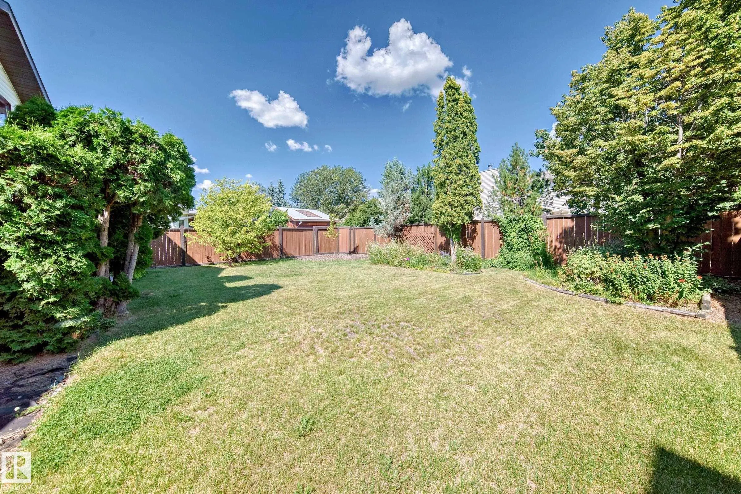 10 DUFFERIN Street
