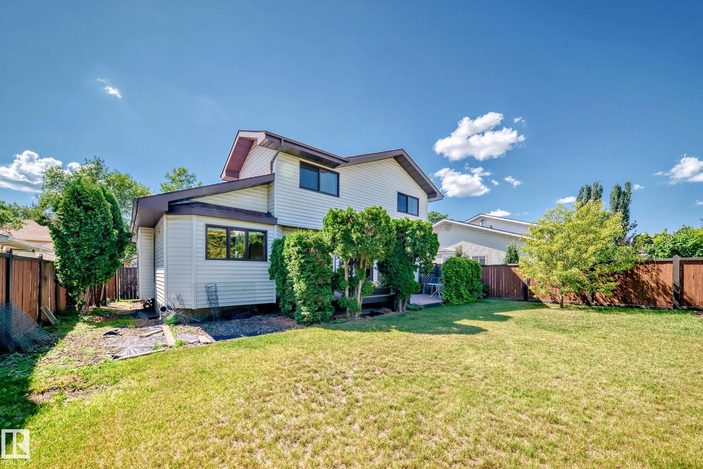 10 DUFFERIN Street