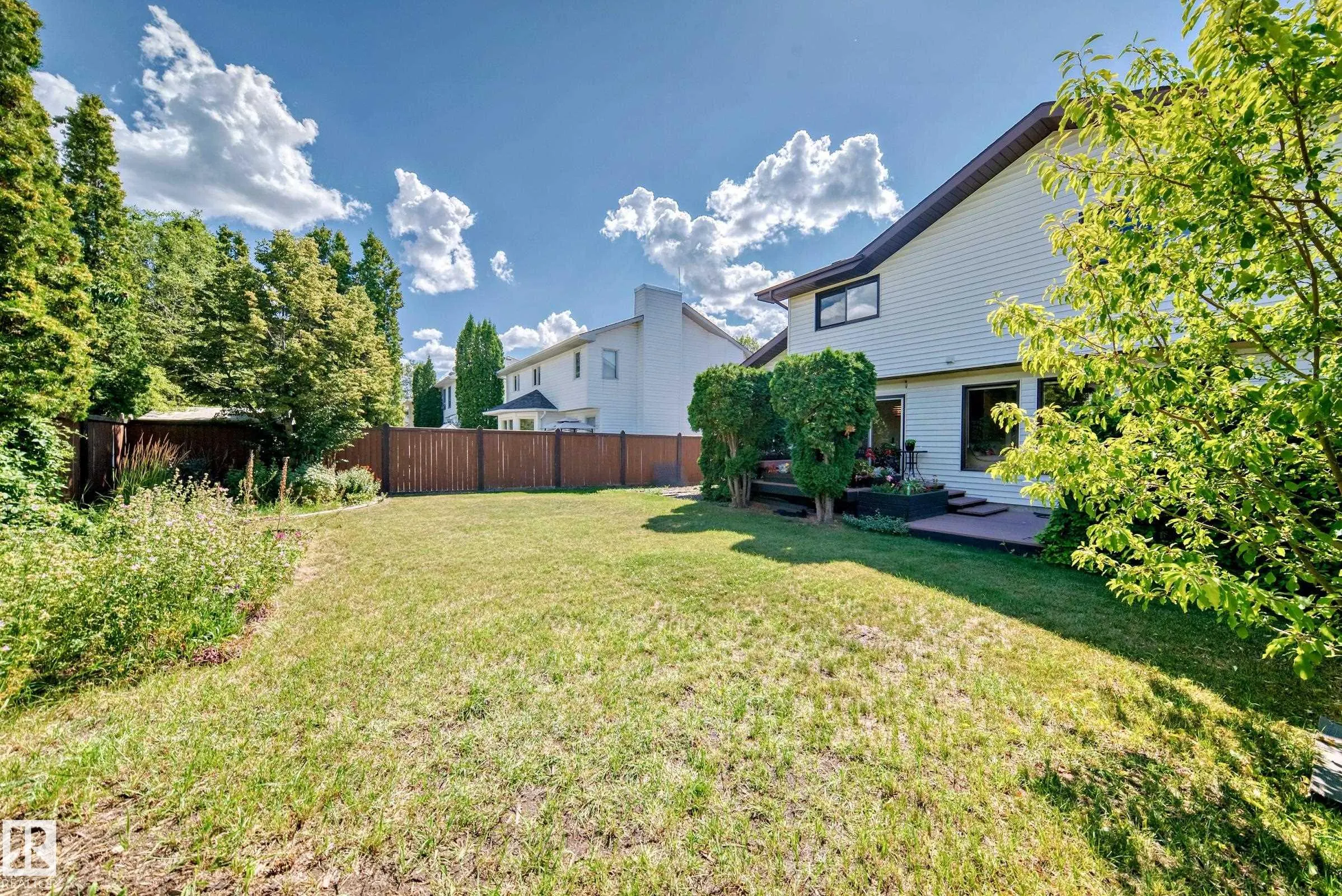 10 DUFFERIN Street