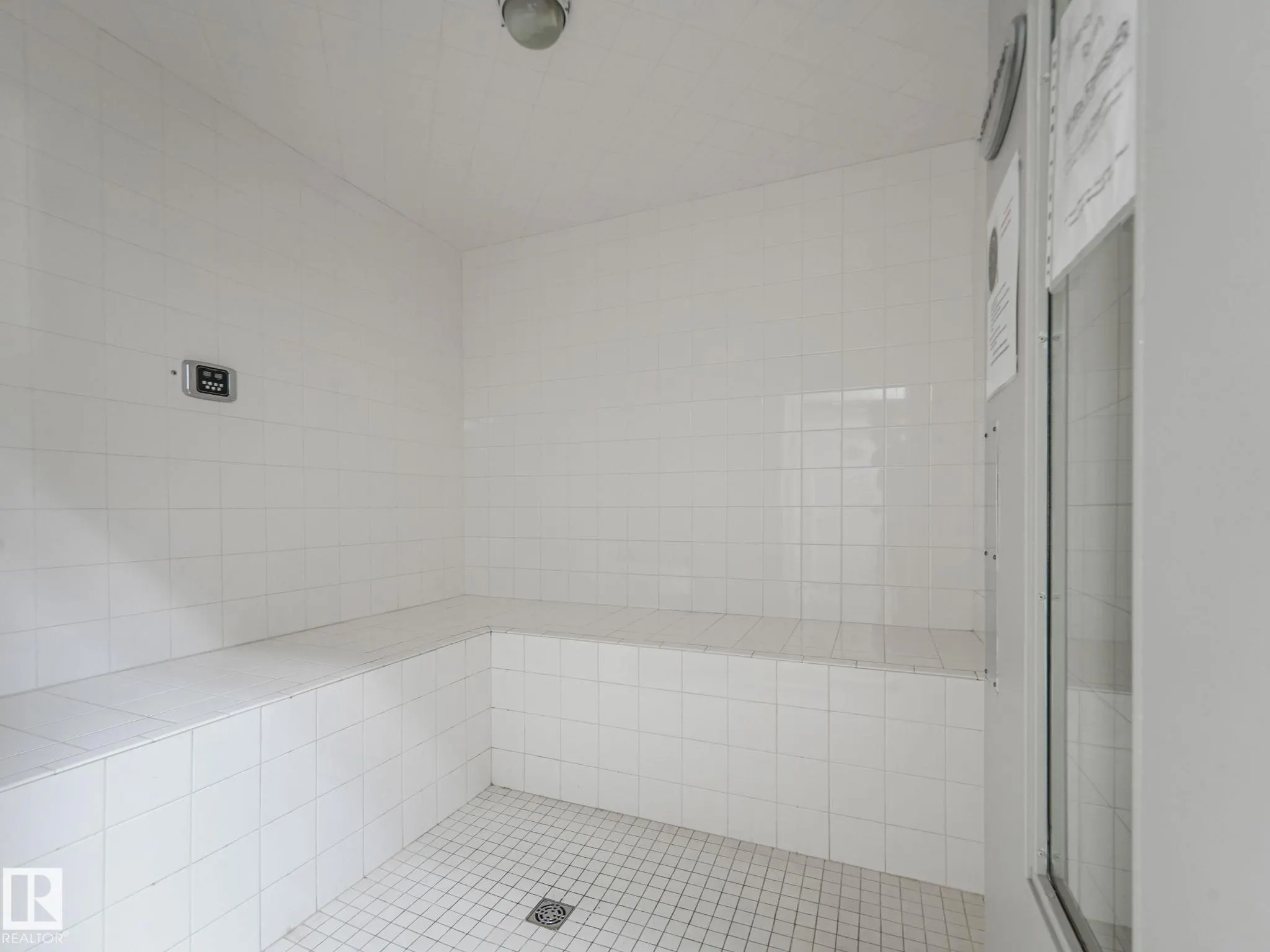 12408 15 Avenue