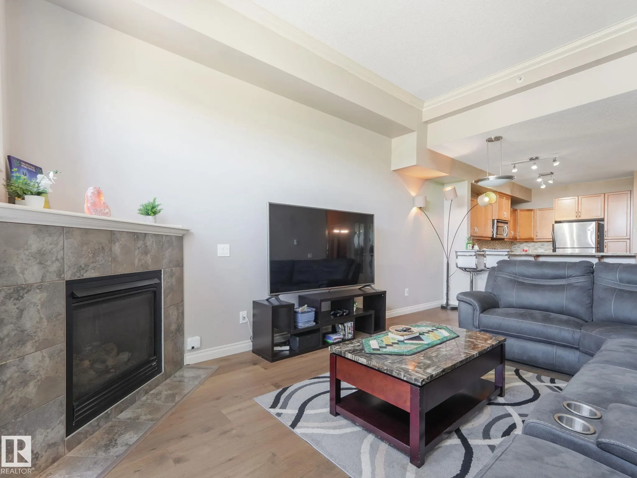 12408 15 Avenue