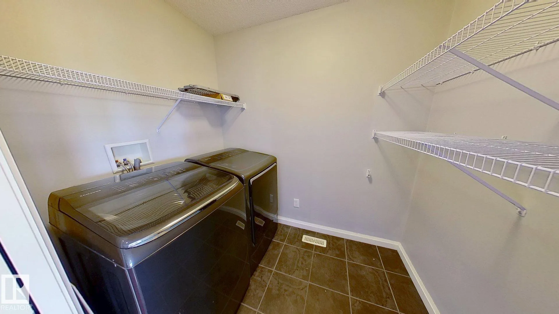 5168 SUNVIEW Drive