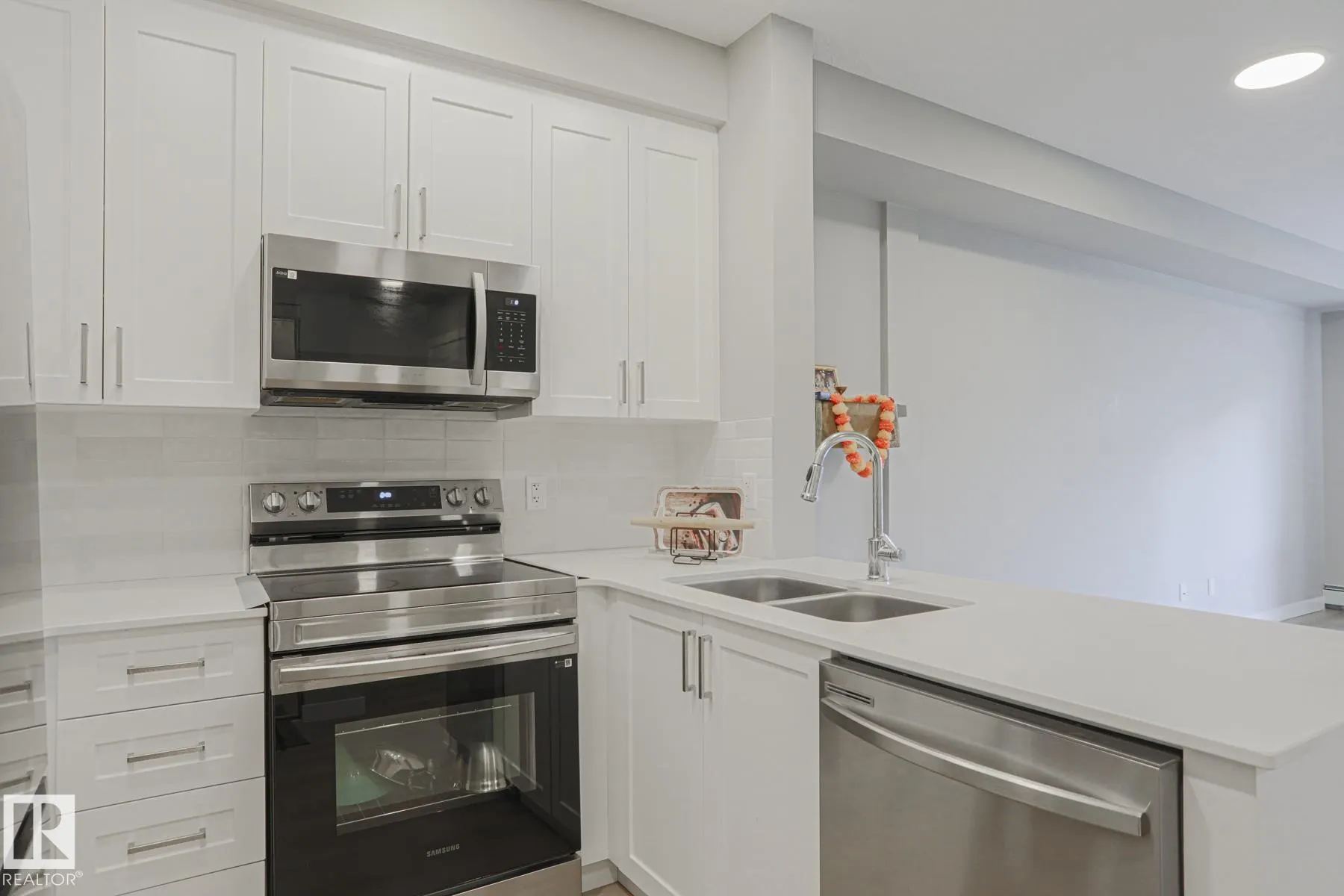 12804 140 Avenue