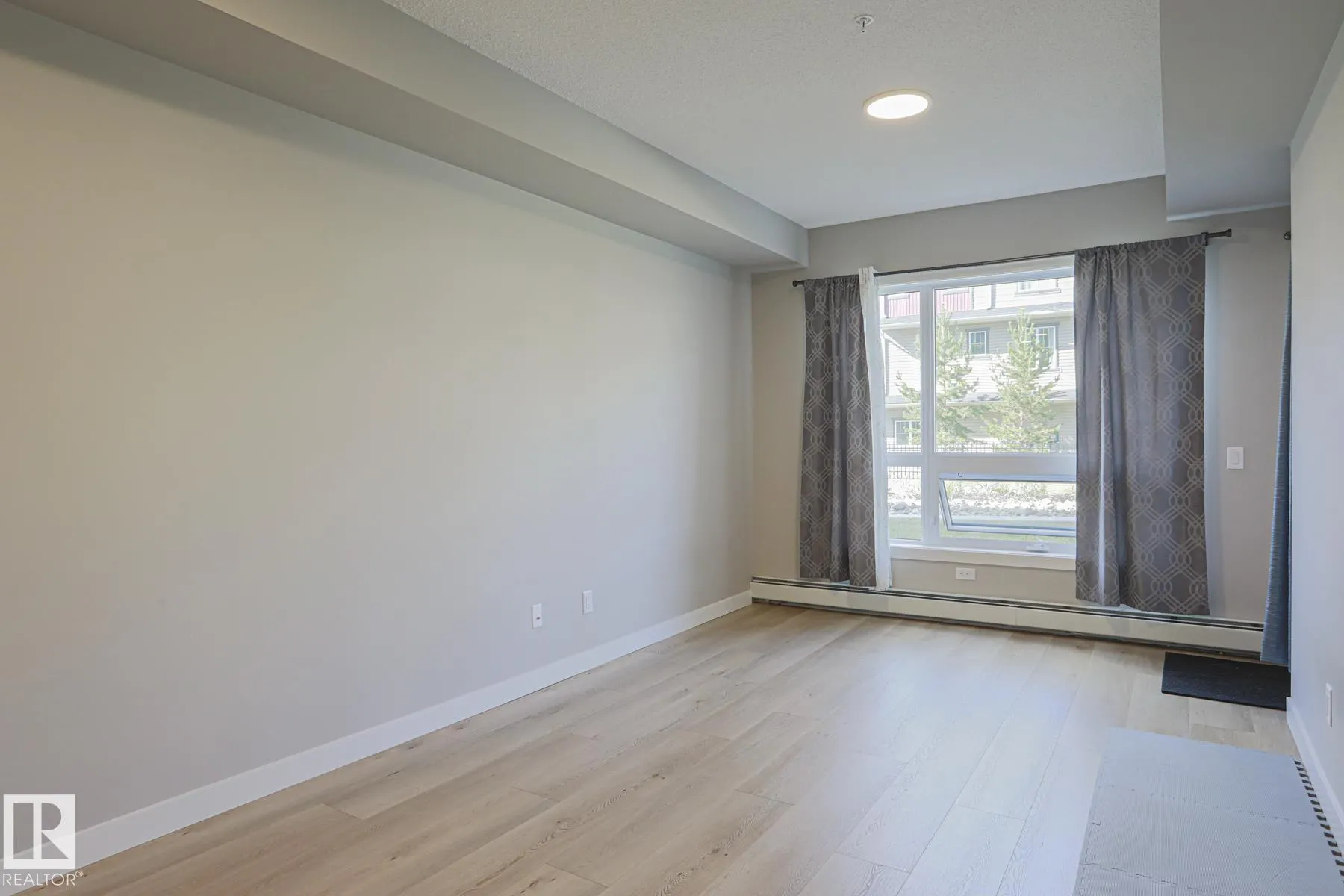 12804 140 Avenue
