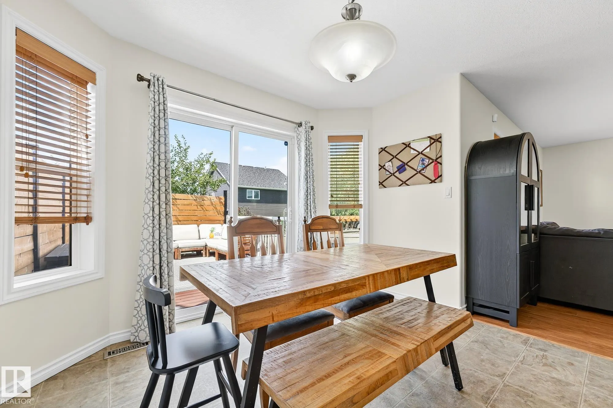 371 ASCOTT Crescent