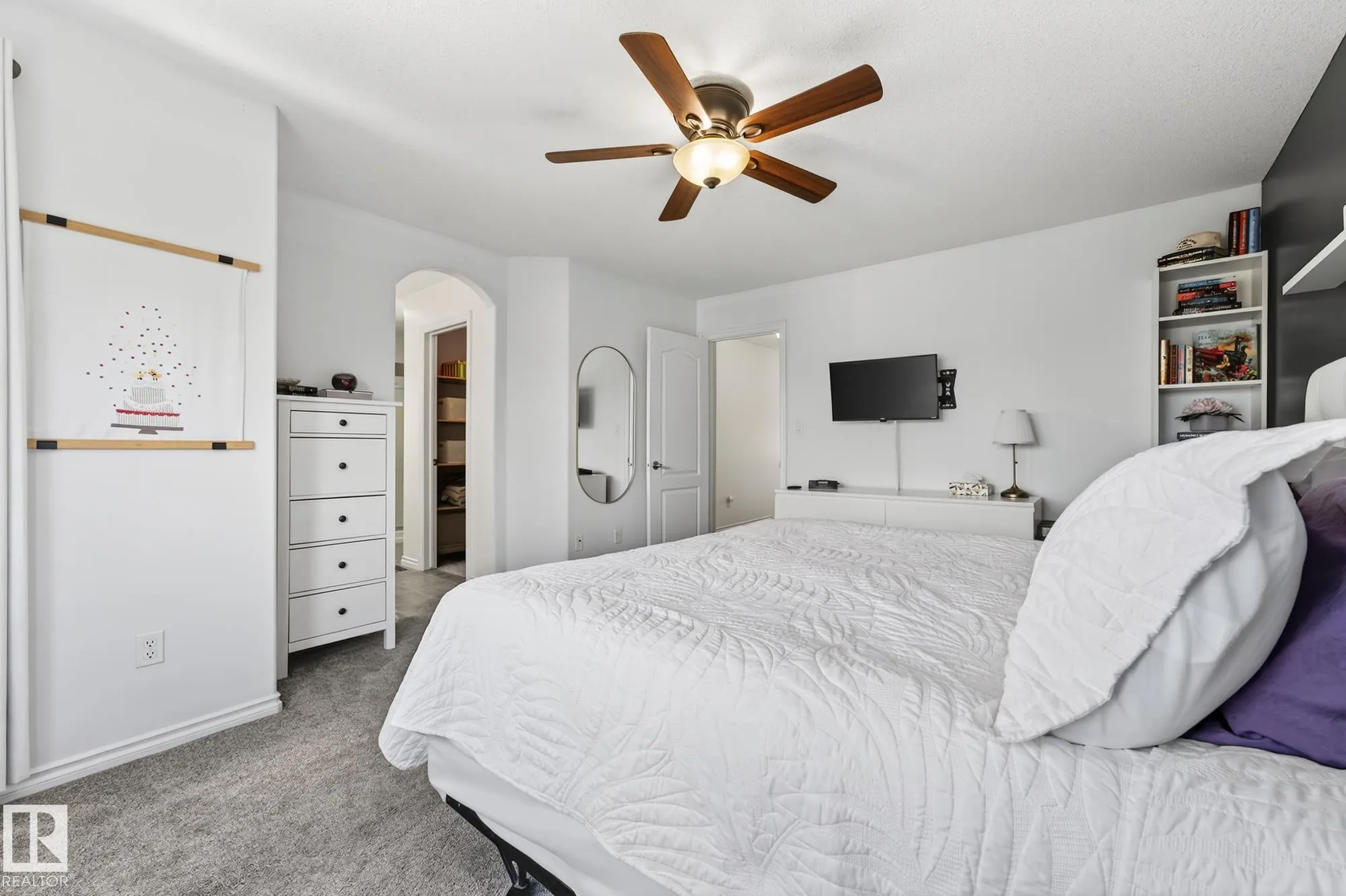 371 ASCOTT Crescent